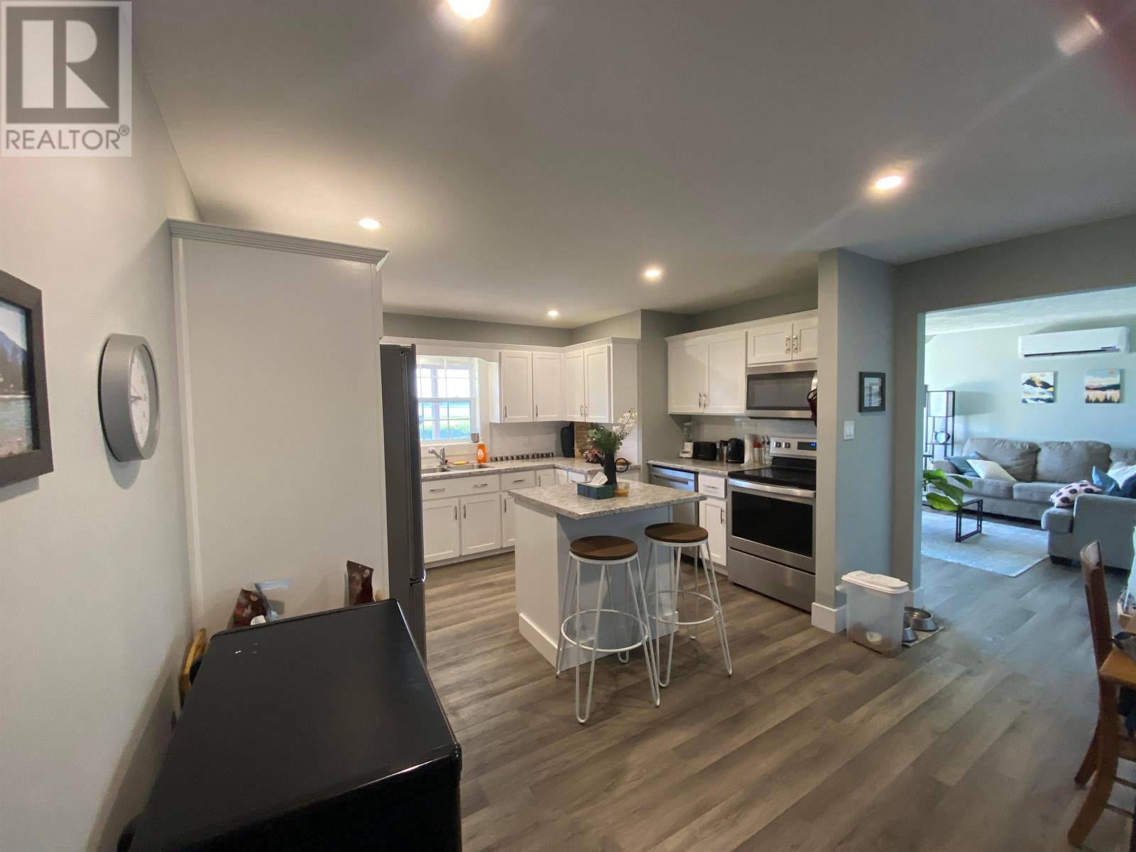 206 Main Street, Mount Stewart, Prince Edward Island  C0A 1T0 - Photo 5 - 202600692