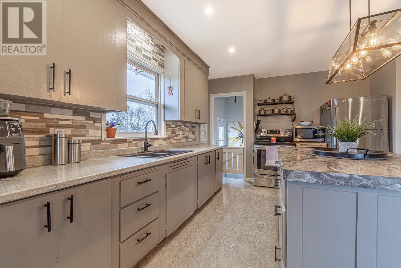 68 Meadowbank Road, Cornwall, Prince Edward Island  C0A 1H0 - Photo 12 - 202600889