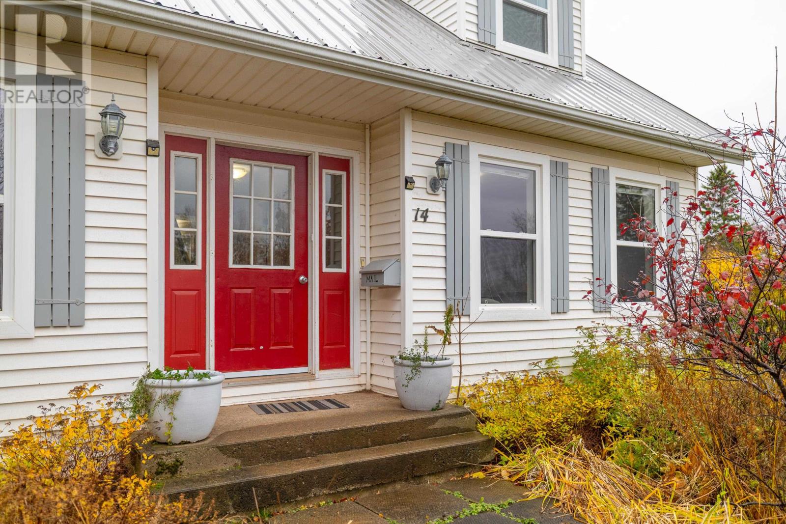 14 Saint Catherines Avenue, Stratford, Prince Edward Island  C1B 1A5 - Photo 2 - 202600967