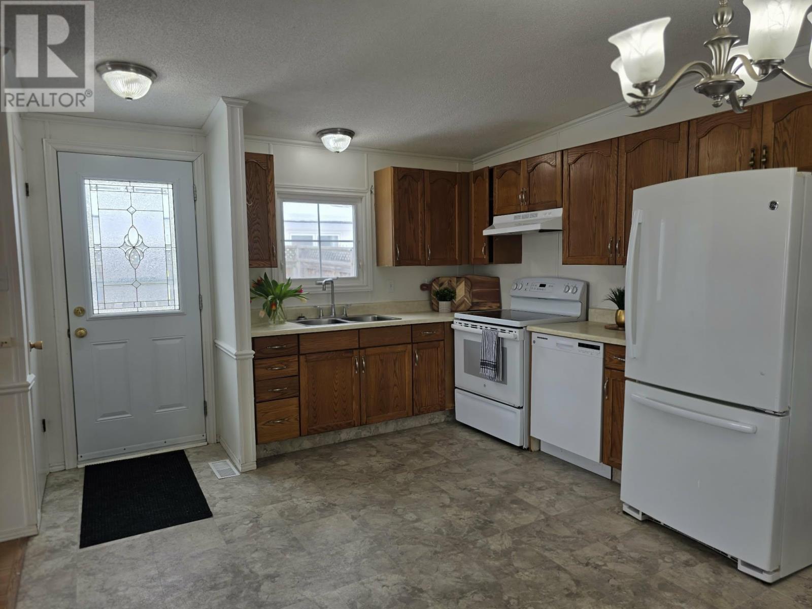 4 Spinnaker Crescent, Charlottetown, Prince Edward Island  C1C 1M5 - Photo 3 - 202601066