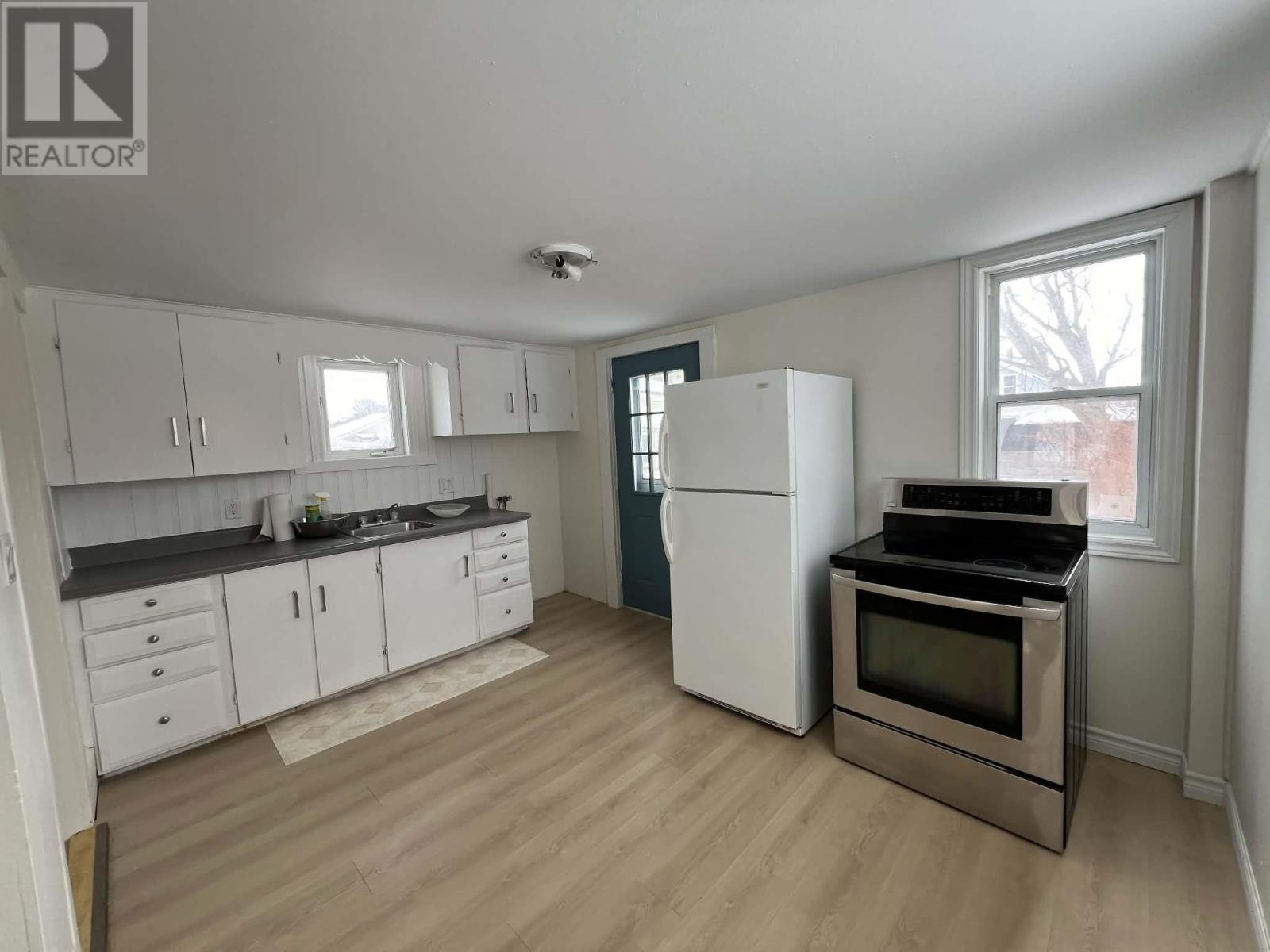 504 Notre Dame Street, Summerside, Prince Edward Island  C1N 1T4 - Photo 4 - 202601072