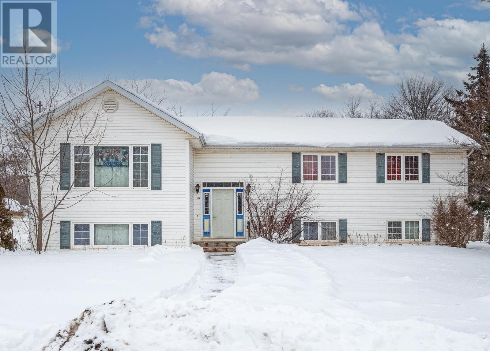 20 Hemlock Court, Sherwood, Prince Edward Island  C1A 8E2 - Photo 1 - 202601852