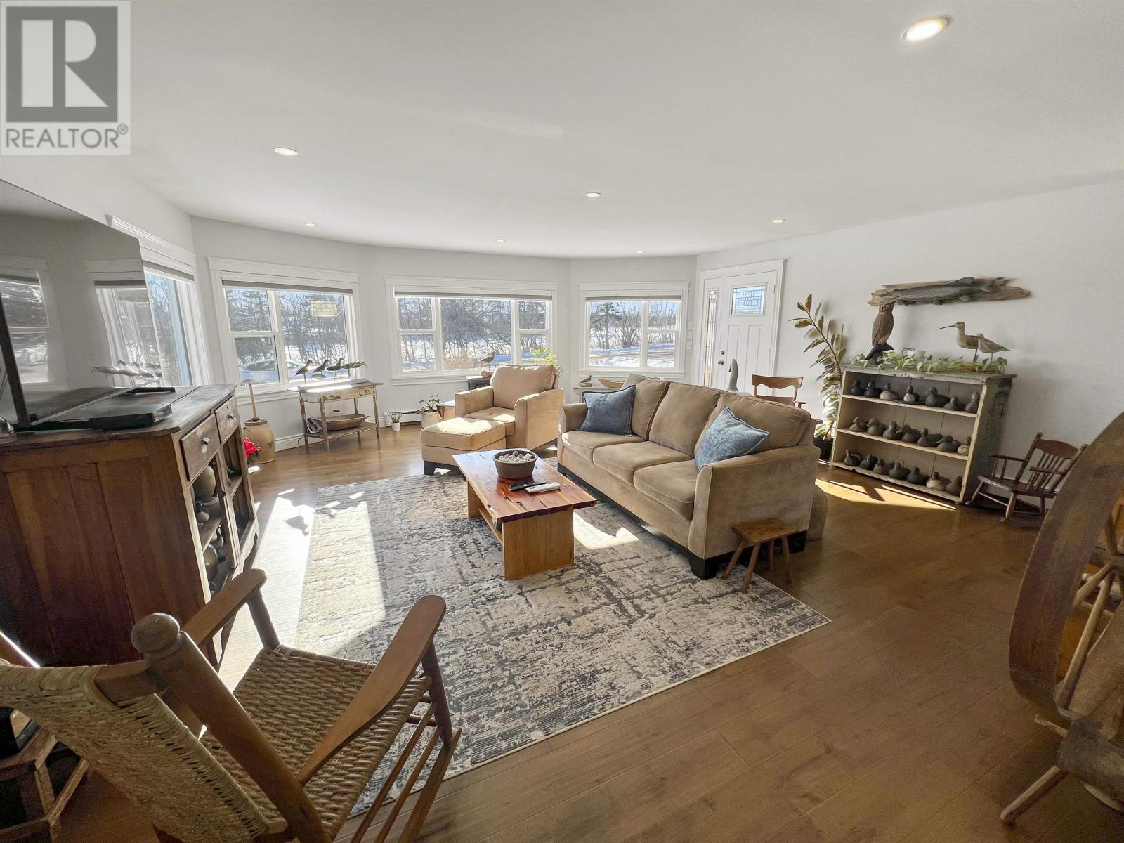 22 Hilltop Avenue, North Rustico, Prince Edward Island  C0A 1X0 - Photo 11 - 202602082