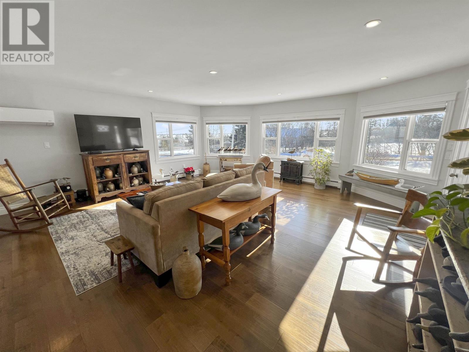 22 Hilltop Avenue, North Rustico, Prince Edward Island  C0A 1X0 - Photo 12 - 202602082