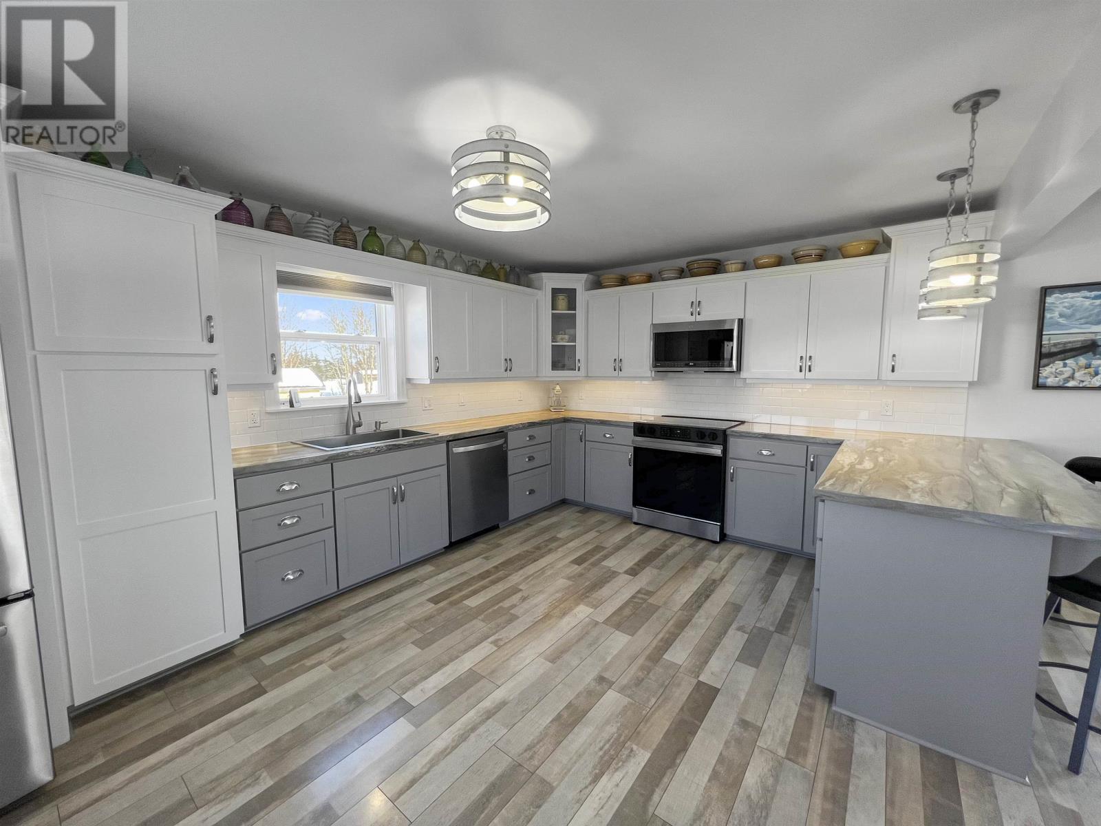 22 Hilltop Avenue, North Rustico, Prince Edward Island  C0A 1X0 - Photo 7 - 202602082