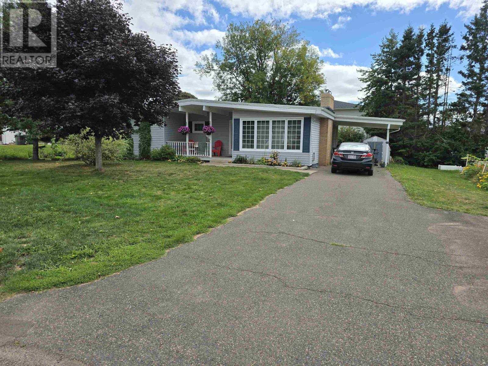 46 Saunders Avenue, Summerside, Prince Edward Island  C1N 2H9 - Photo 4 - 202602178