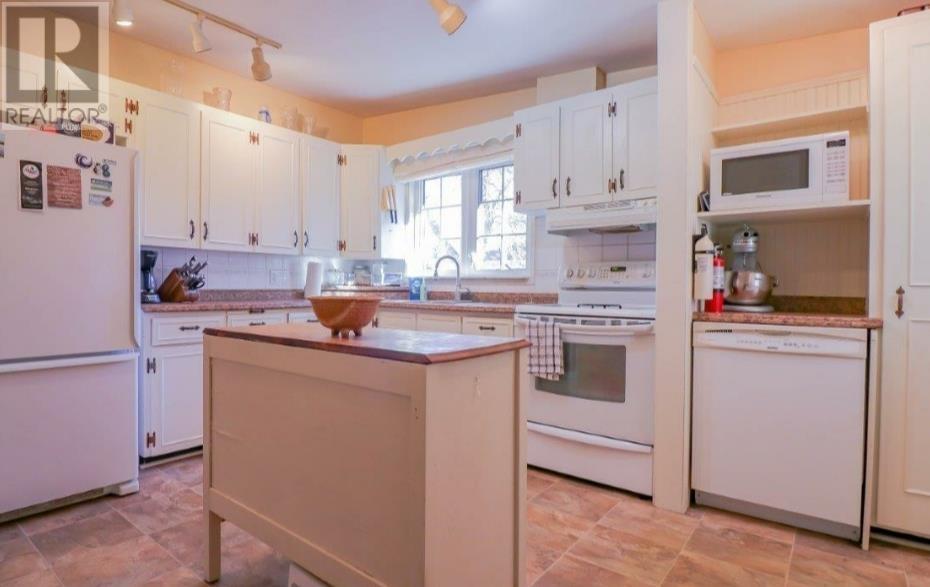 46 Saunders Avenue, Summerside, Prince Edward Island  C1N 2H9 - Photo 9 - 202602178