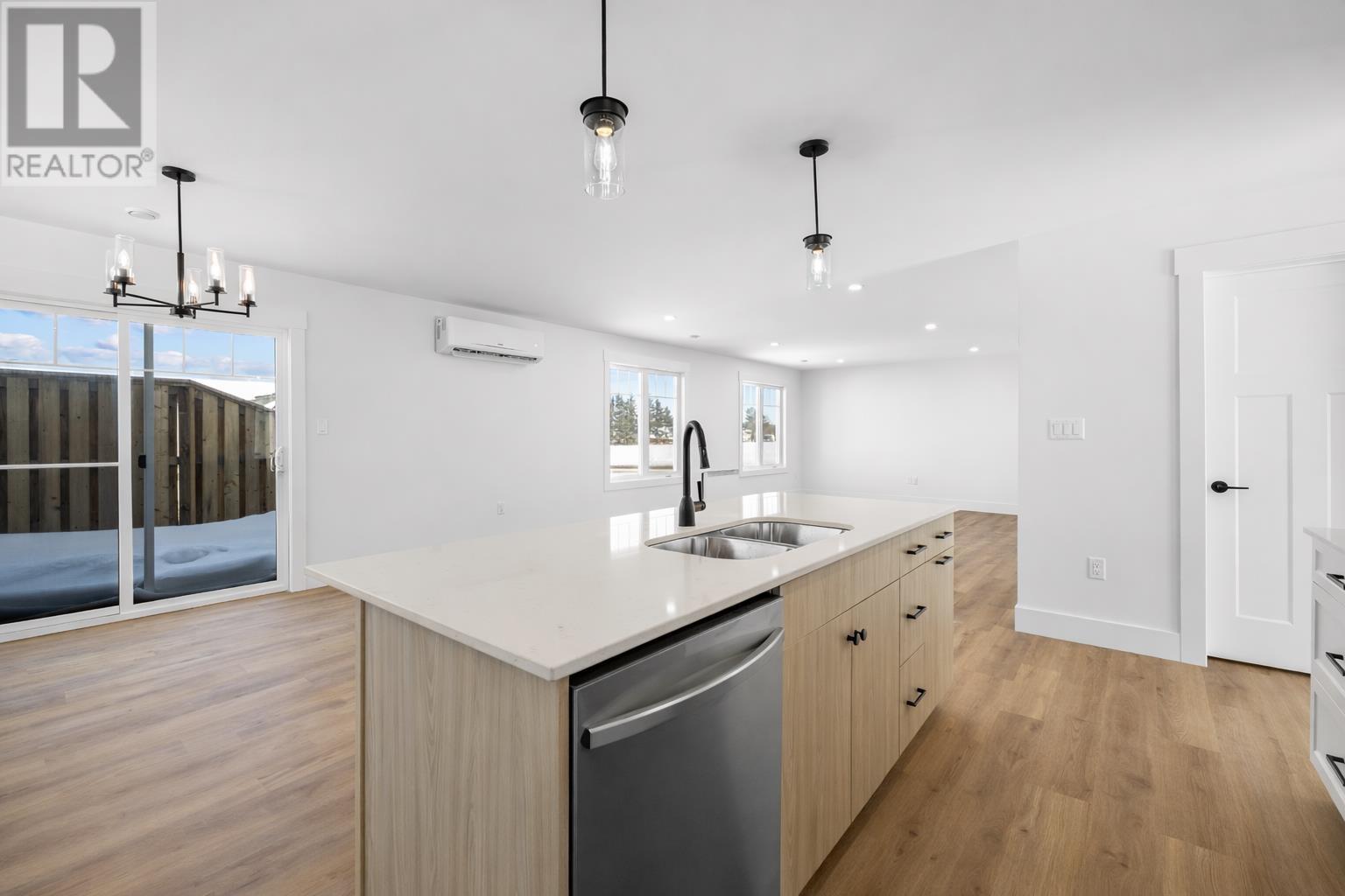 137 Oak Drive, Charlottetown, Prince Edward Island  C1A 6T4 - Photo 5 - 202602429