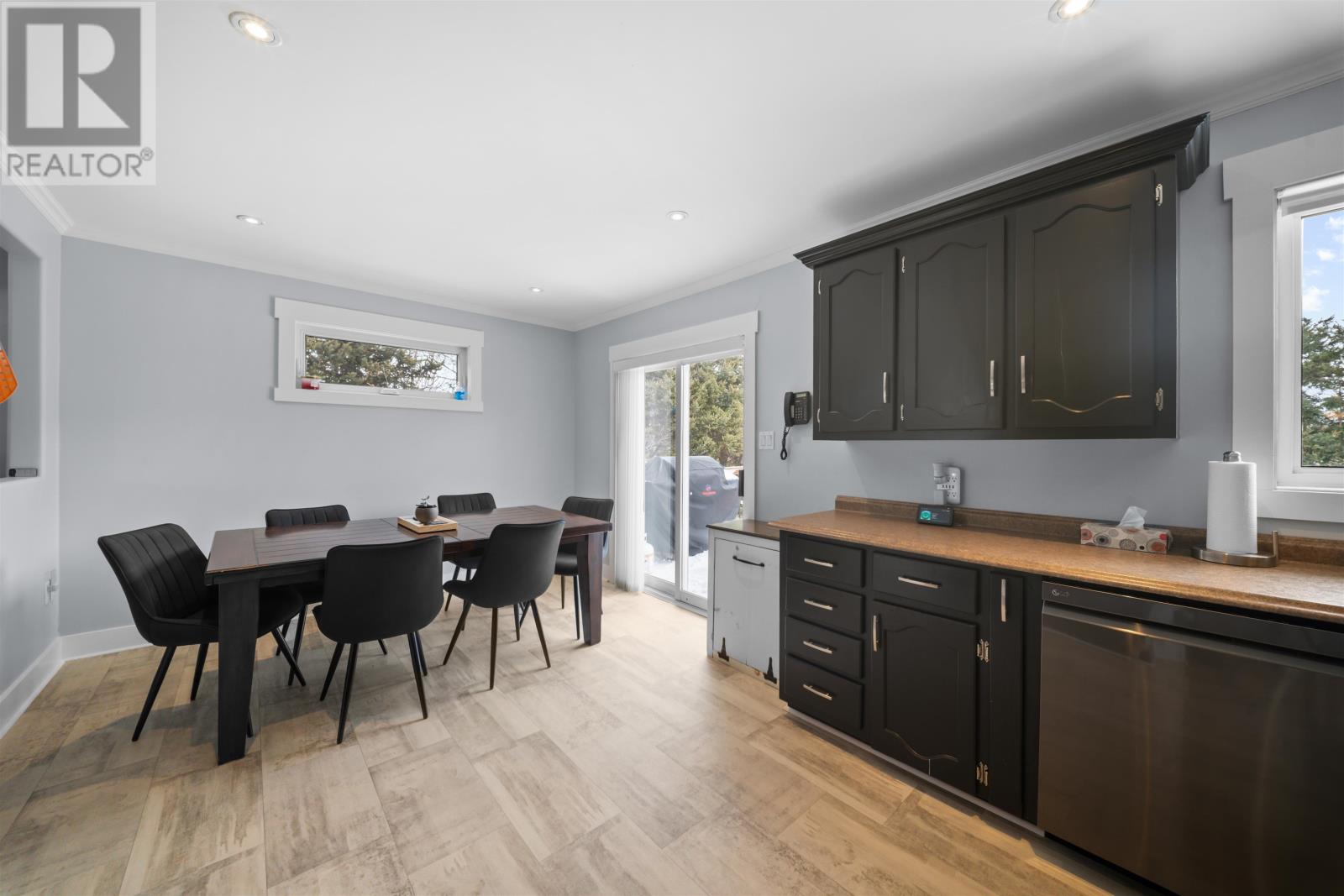 35 Fairway Avenue, Summerside, Prince Edward Island  C1N 5L8 - Photo 2 - 202602488