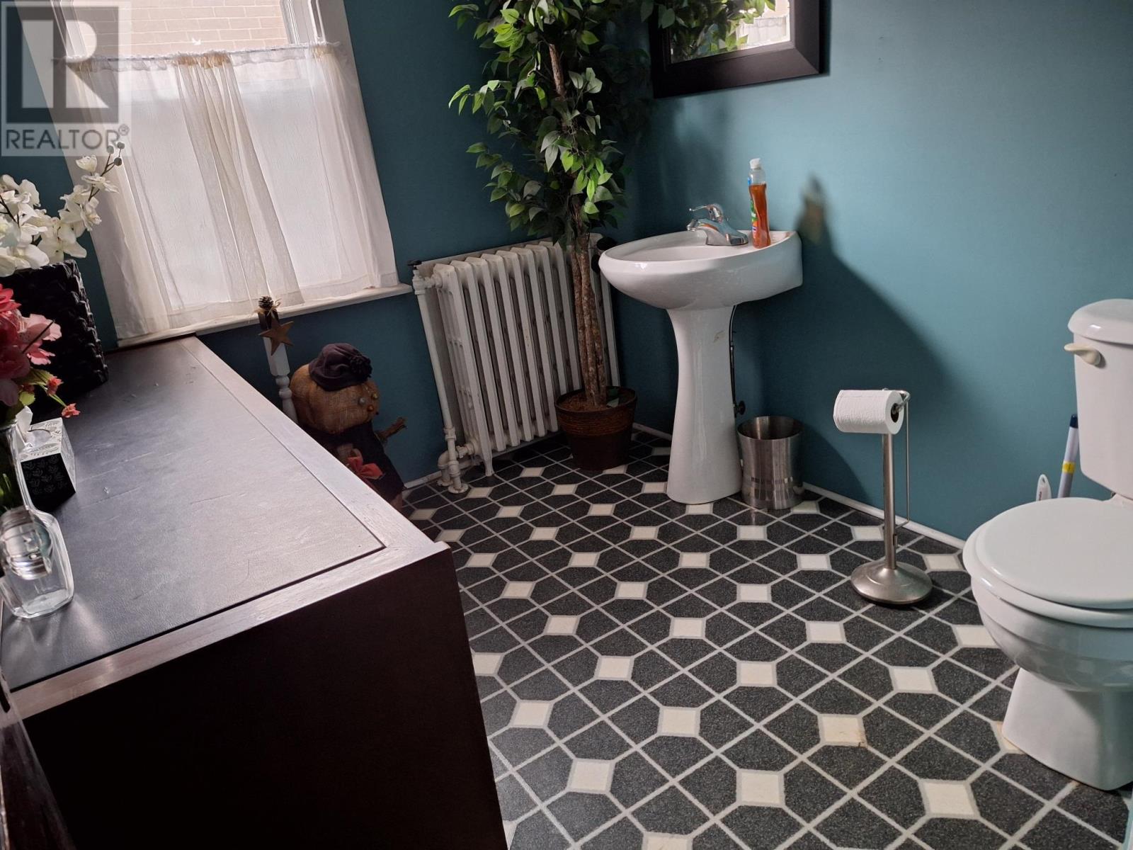 76 76 Kent Street, Charlottetown, Prince Edward Island  C1A 1M9 - Photo 5 - 202602661