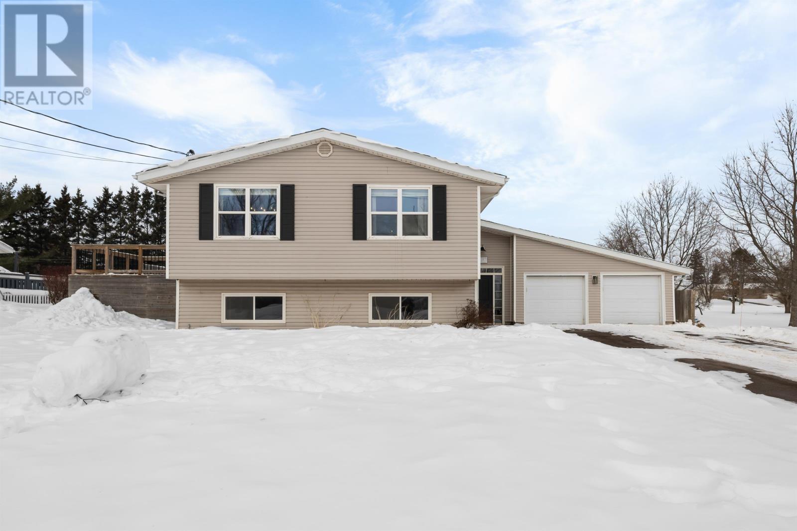 27 Queens Road, Cornwall, Prince Edward Island  C0A 1H8 - Photo 1 - 202602671