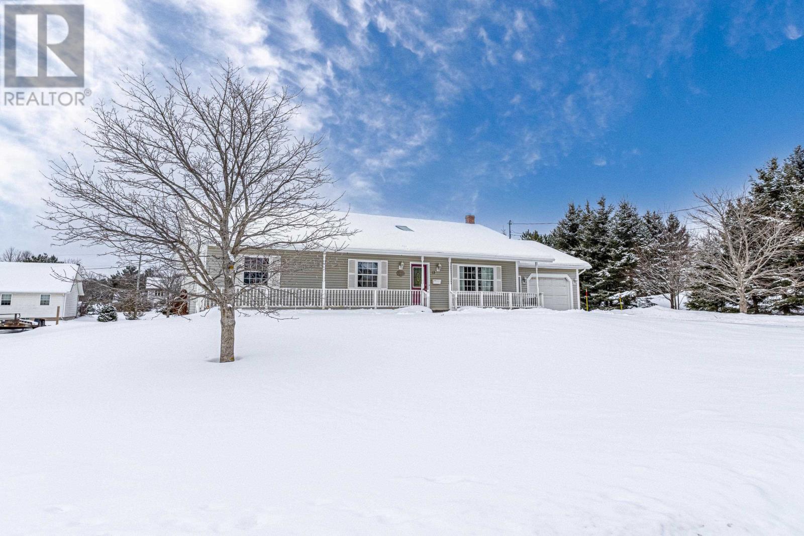 13 Cambridge Drive, Charlottetown, Prince Edward Island  C1C 1P1 - Photo 2 - 202602967