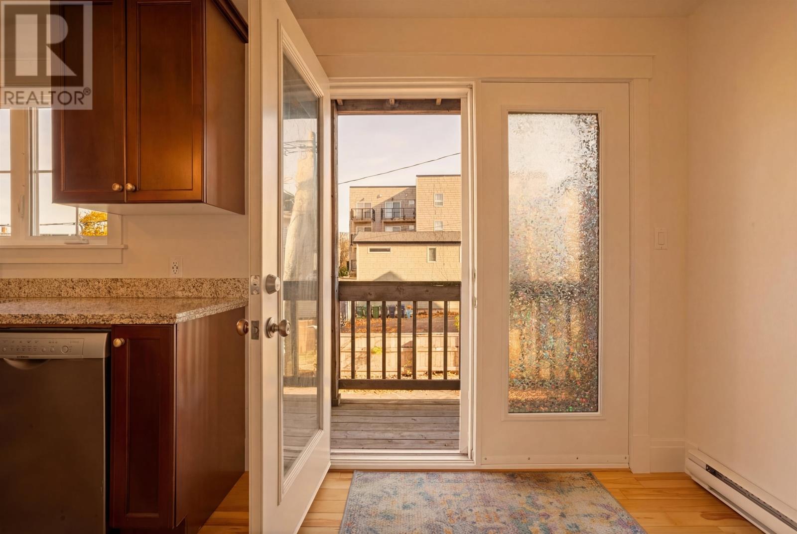 322b Queen Street, Charlottetown, Prince Edward Island  C1A 4C3 - Photo 2 - 202603579