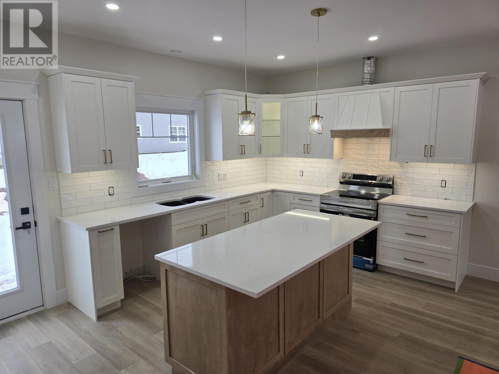 79 Kingsburgh Avenue, Charlottetown, Prince Edward Island  C1E 3X3 - Photo 2 - 202603655