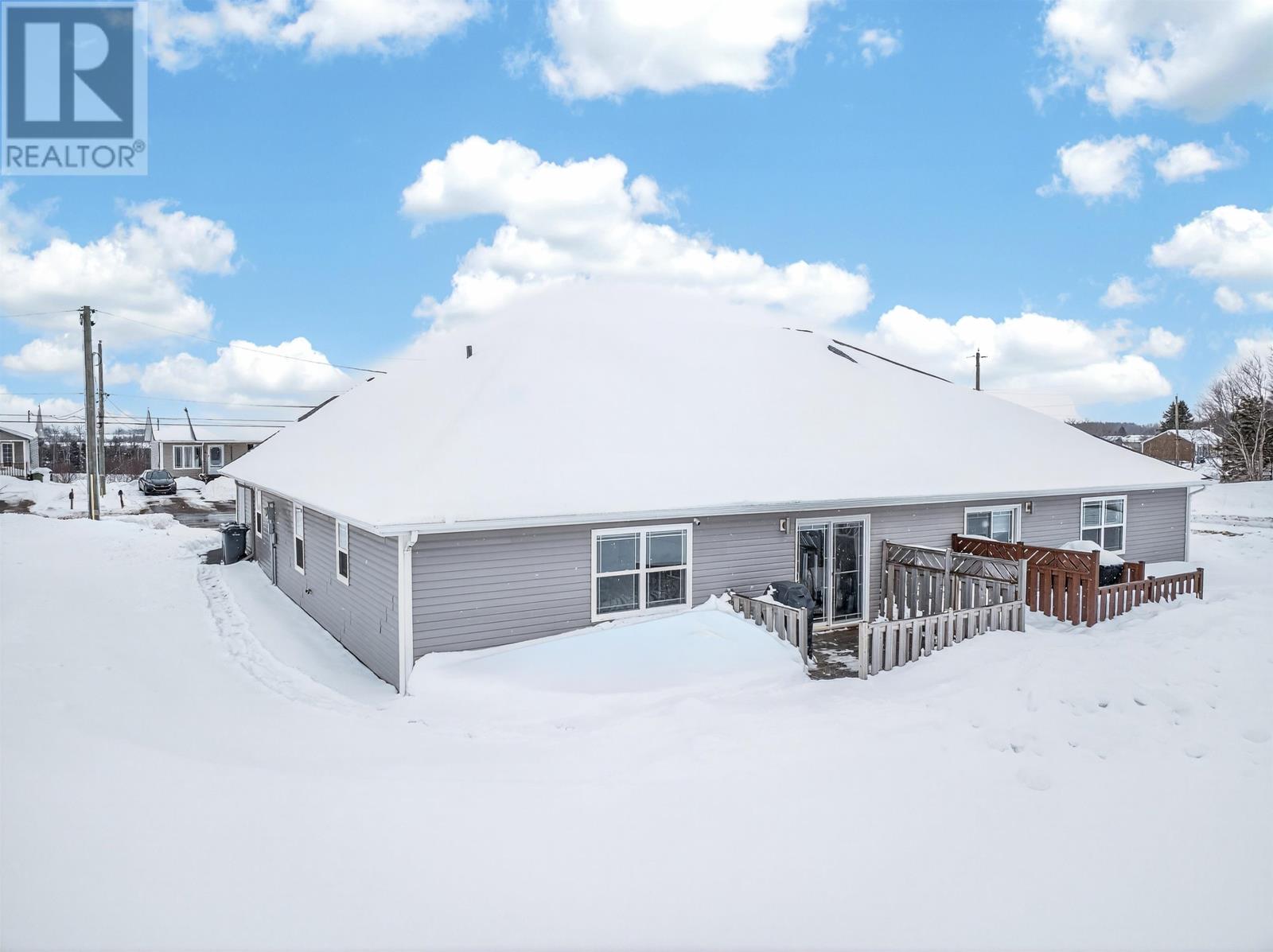 69 East Royalty Road, Charlottetown, Prince Edward Island  C1C 0B1 - Photo 3 - 202603715