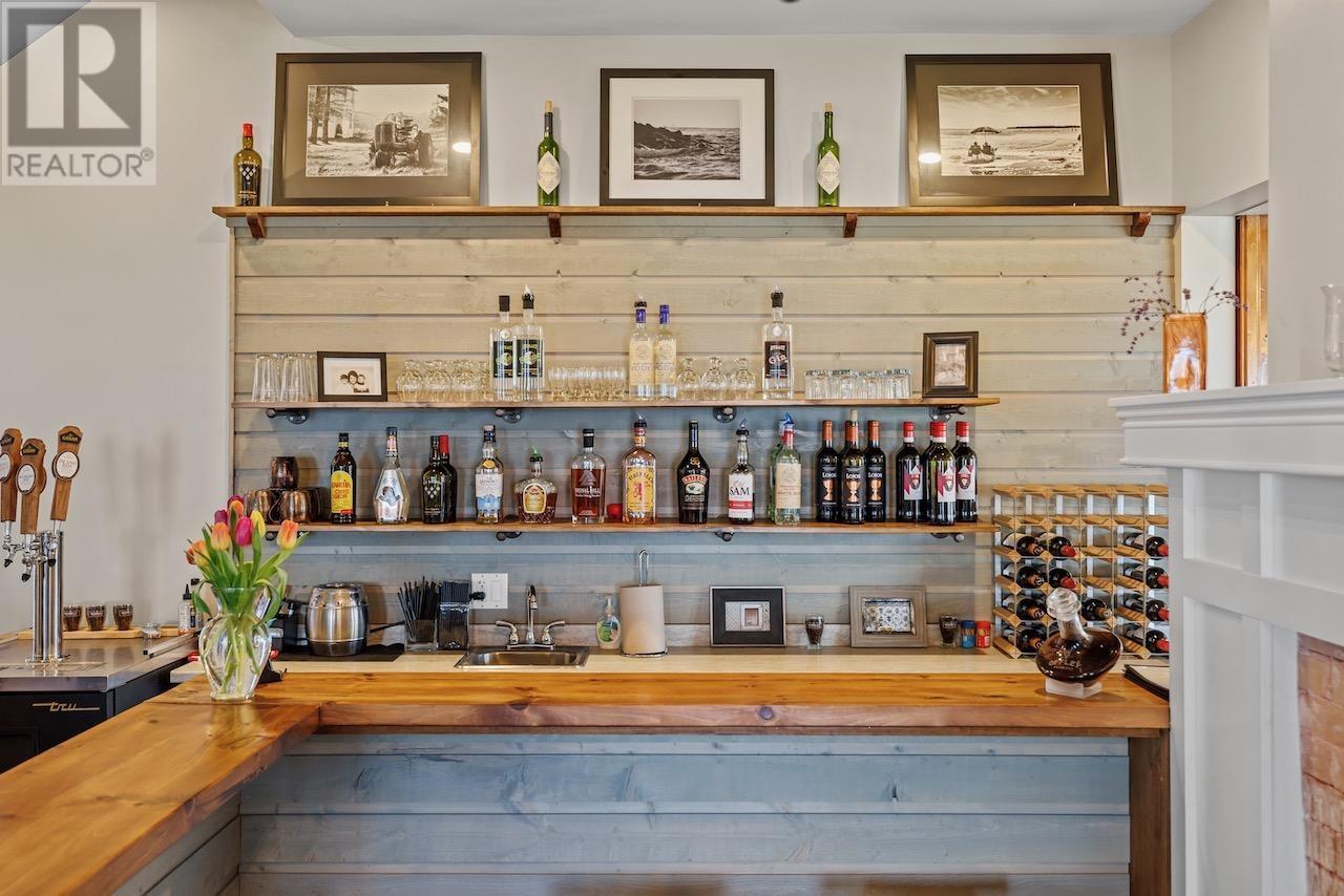 21 Breakwater Street, Souris, Prince Edward Island  C0A 2B0 - Photo 10 - 202604113