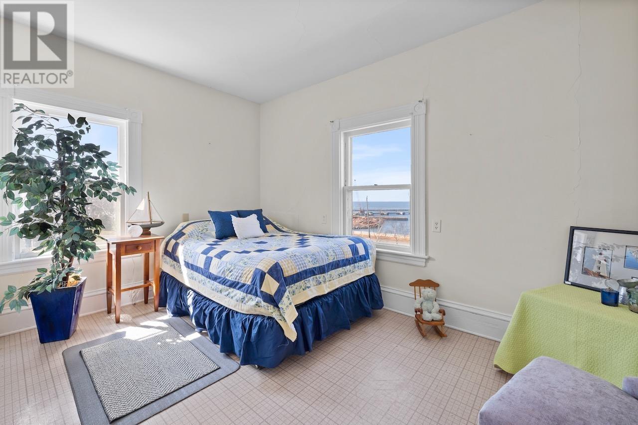 21 Breakwater Street, Souris, Prince Edward Island  C0A 2B0 - Photo 34 - 202604113