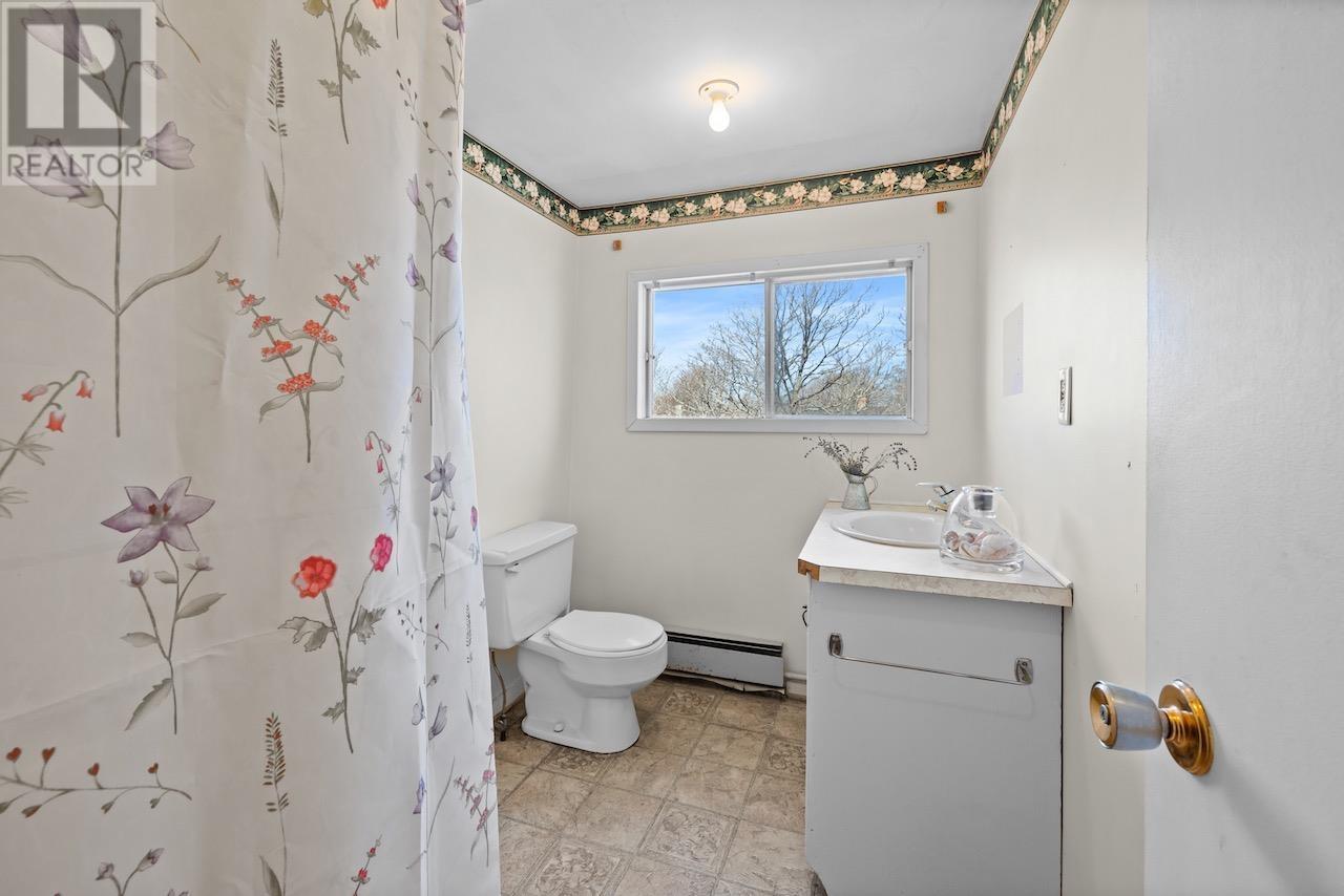 21 Breakwater Street, Souris, Prince Edward Island  C0A 2B0 - Photo 41 - 202604113