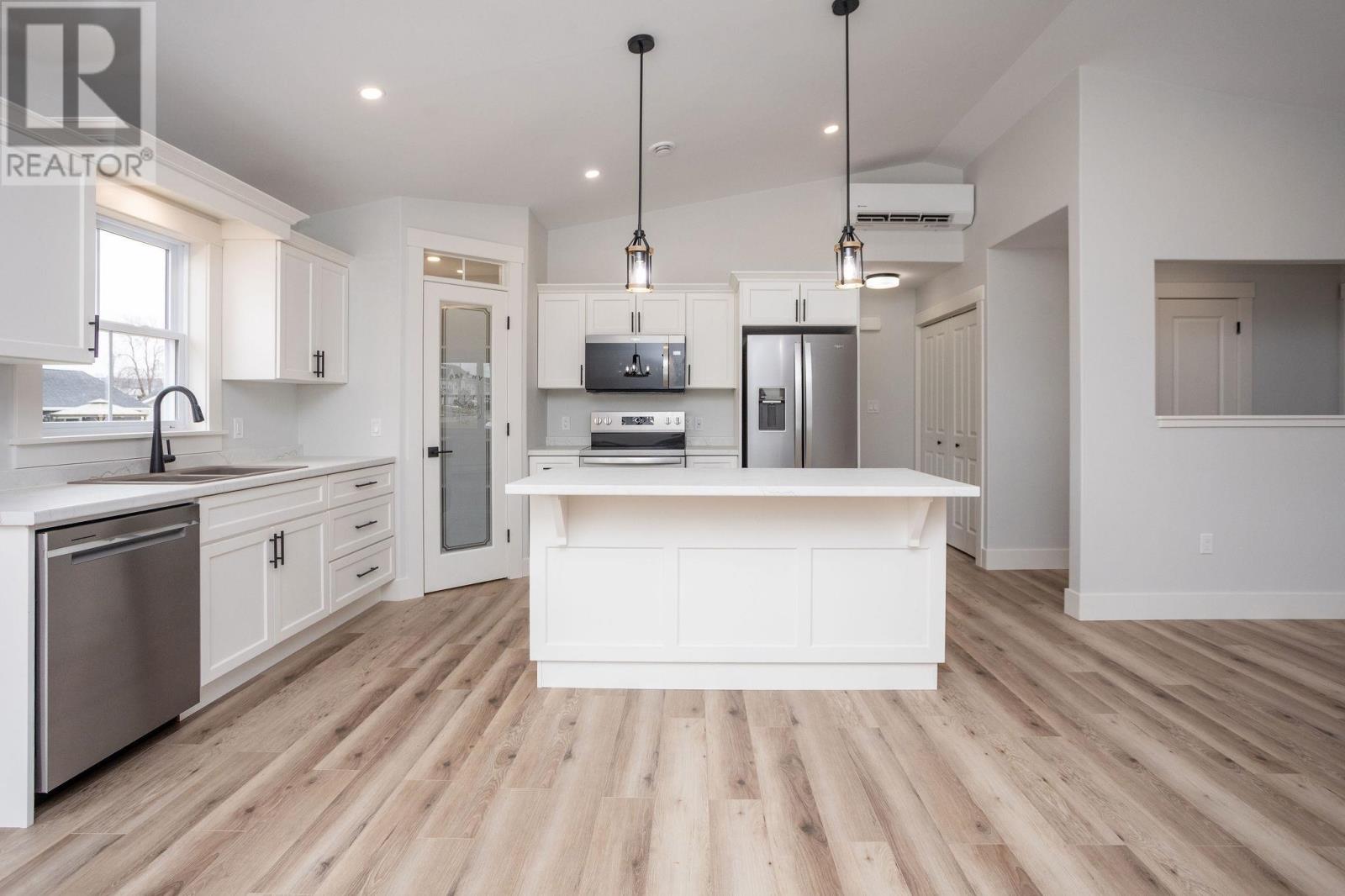 32 Anne Avenue, Charlottetown, Prince Edward Island  C1C 0T1 - Photo 11 - 202604792