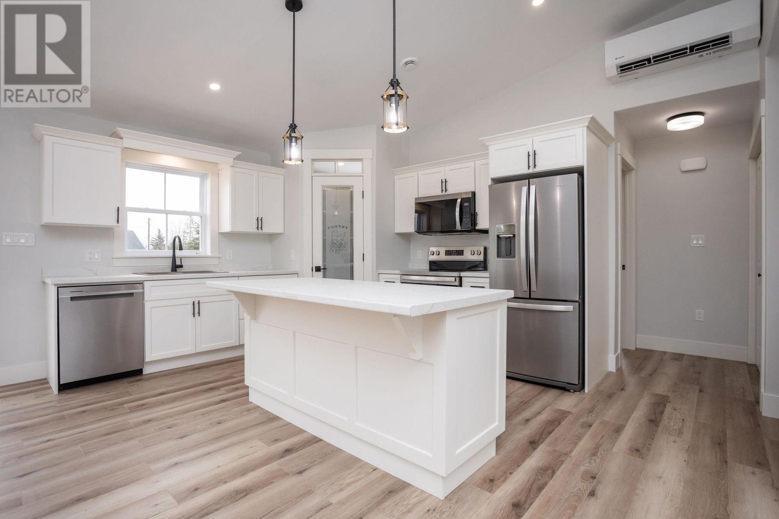 32 Anne Avenue, Charlottetown, Prince Edward Island  C1C 0T1 - Photo 12 - 202604792