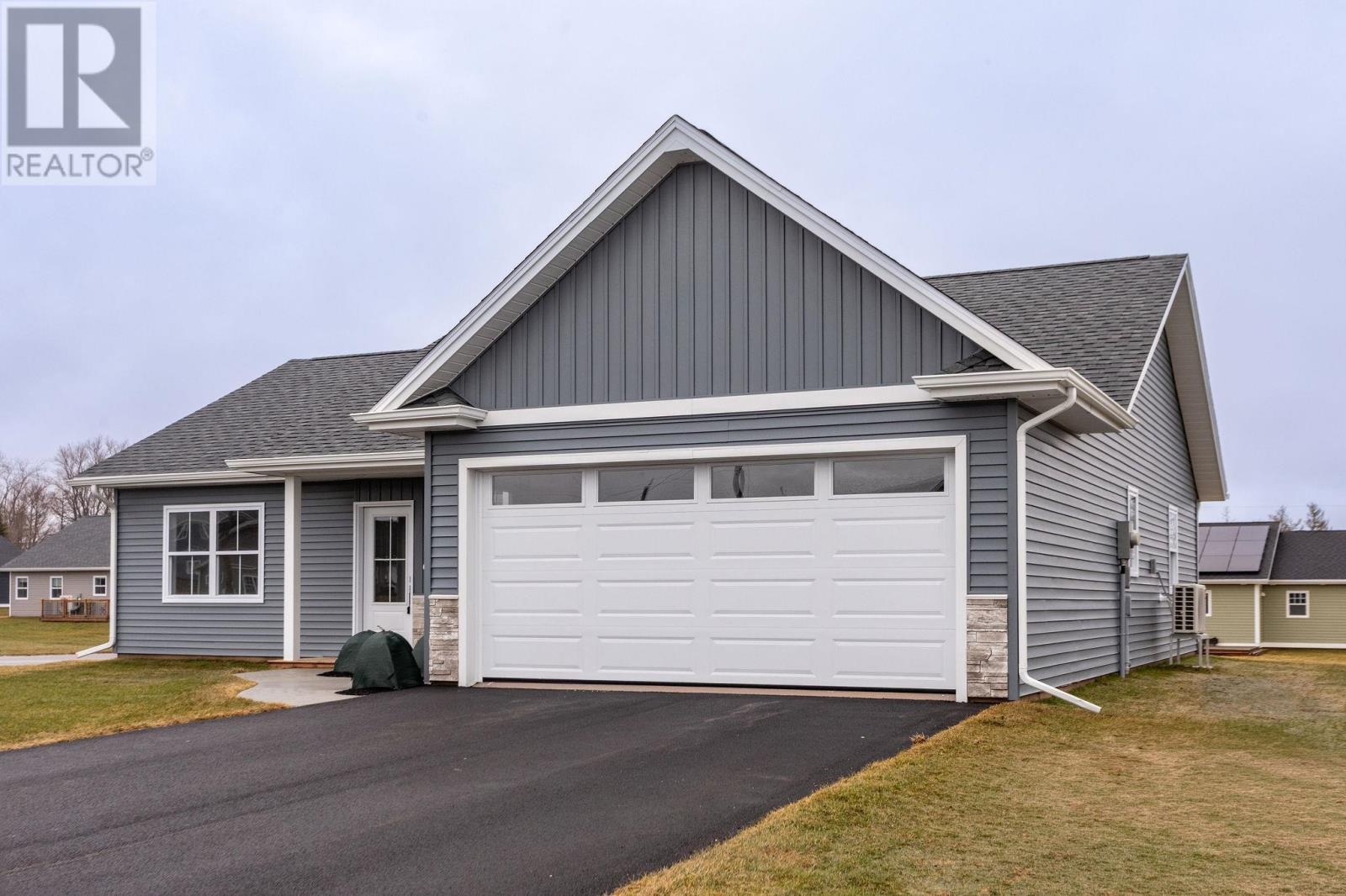 32 Anne Avenue, Charlottetown, Prince Edward Island  C1C 0T1 - Photo 2 - 202604792