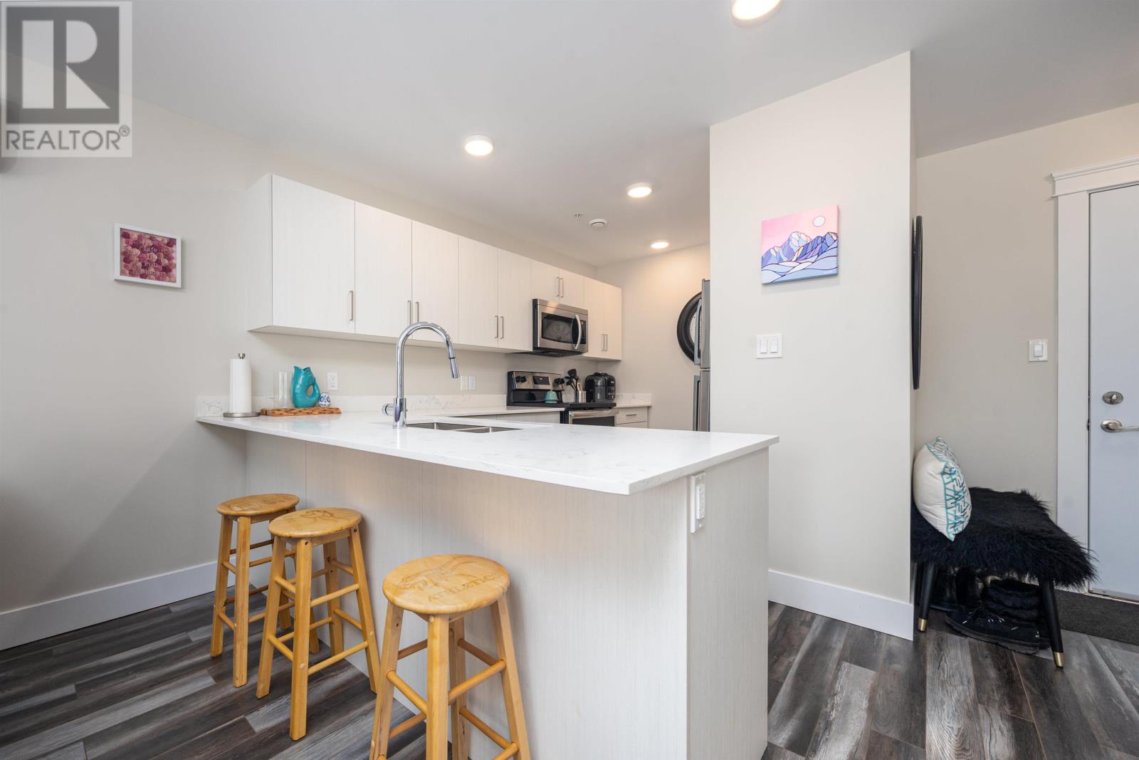 206 29 Stratford Road, Stratford, Prince Edward Island  C1B 1T4 - Photo 6 - 202604936