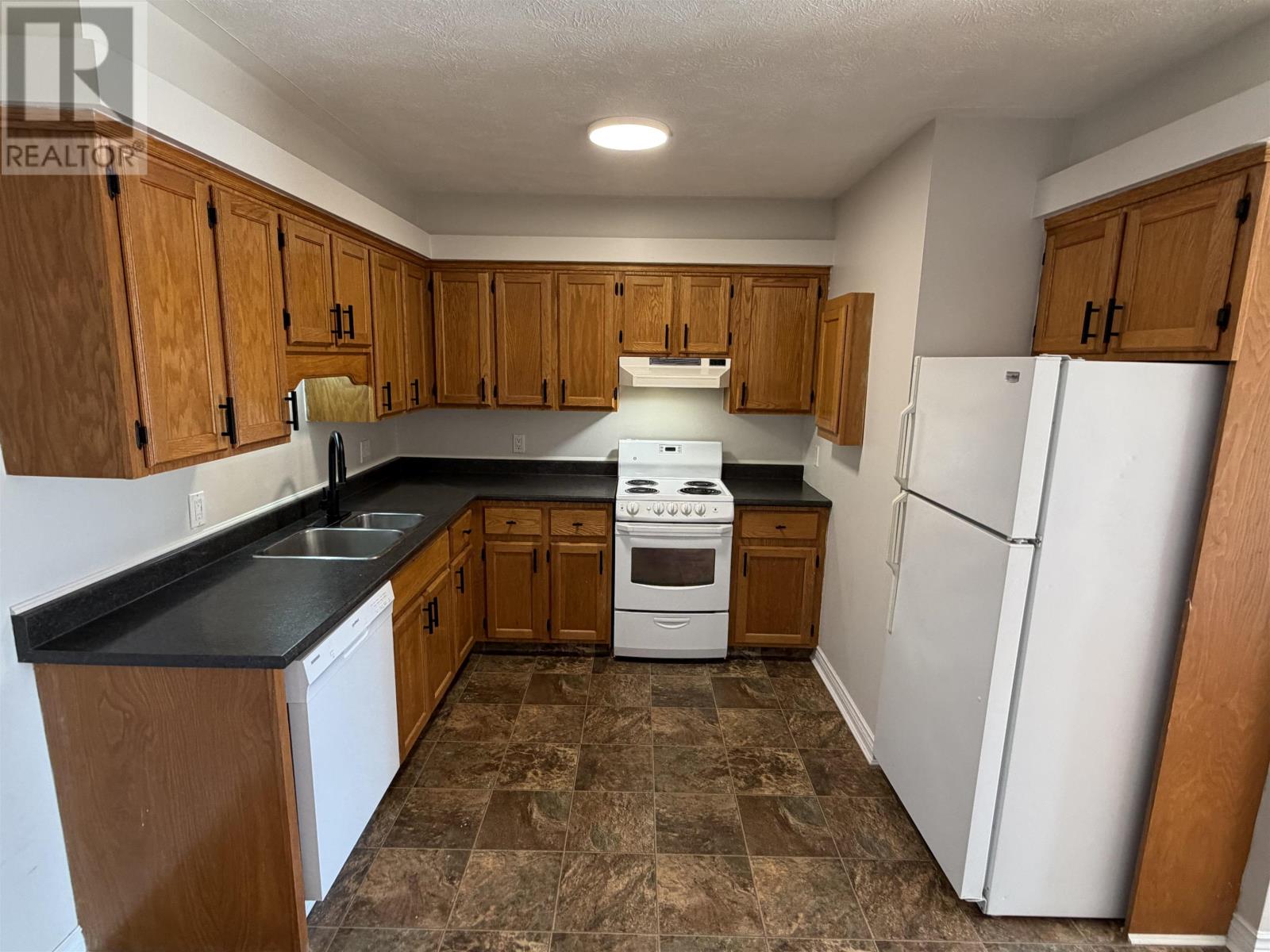 Unit 10 10 Glen Stewart Drive, Stratford, Prince Edward Island  C1B 2B2 - Photo 4 - 202605063