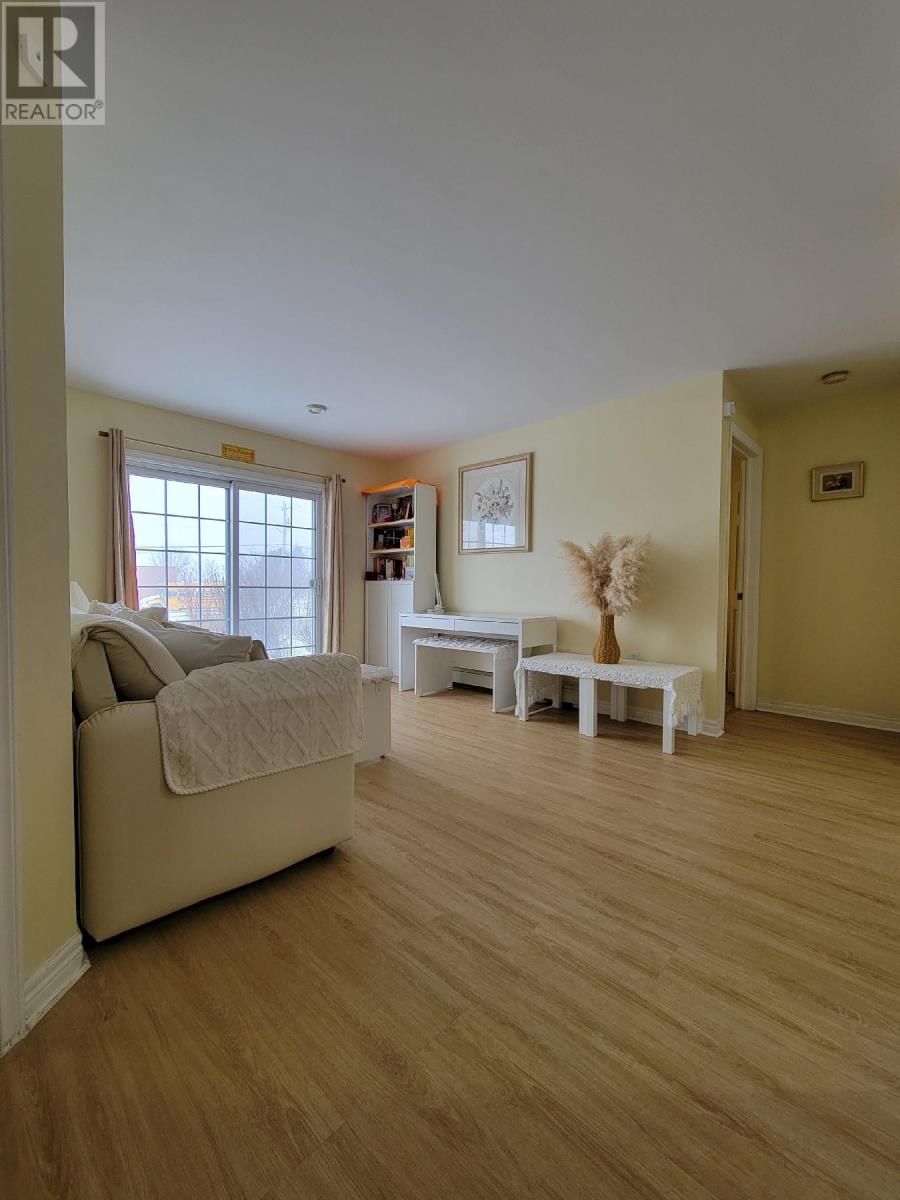 1 33 Glen Stewart Drive, Stratford, Prince Edward Island  C1B 2A8 - Photo 4 - 202605125
