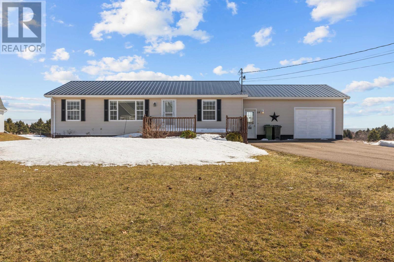 19 MACPHEE Avenue, Souris, Prince Edward Island