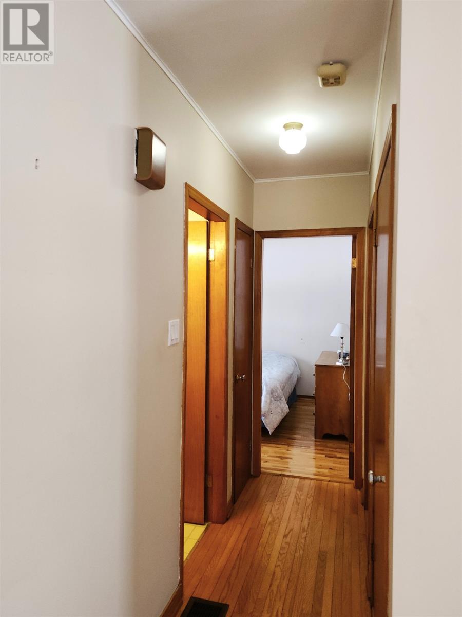 27 Russel Street, Montague, Prince Edward Island  C1A 1K8 - Photo 11 - 202605235