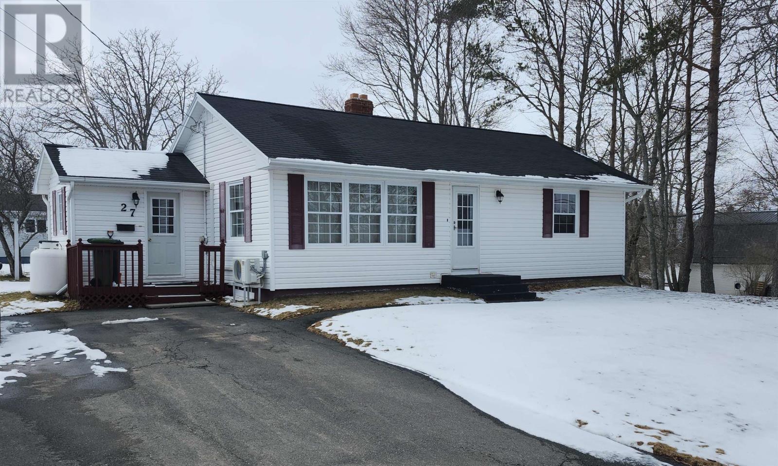 27 Russel Street, Montague, Prince Edward Island  C1A 1K8 - Photo 2 - 202605235