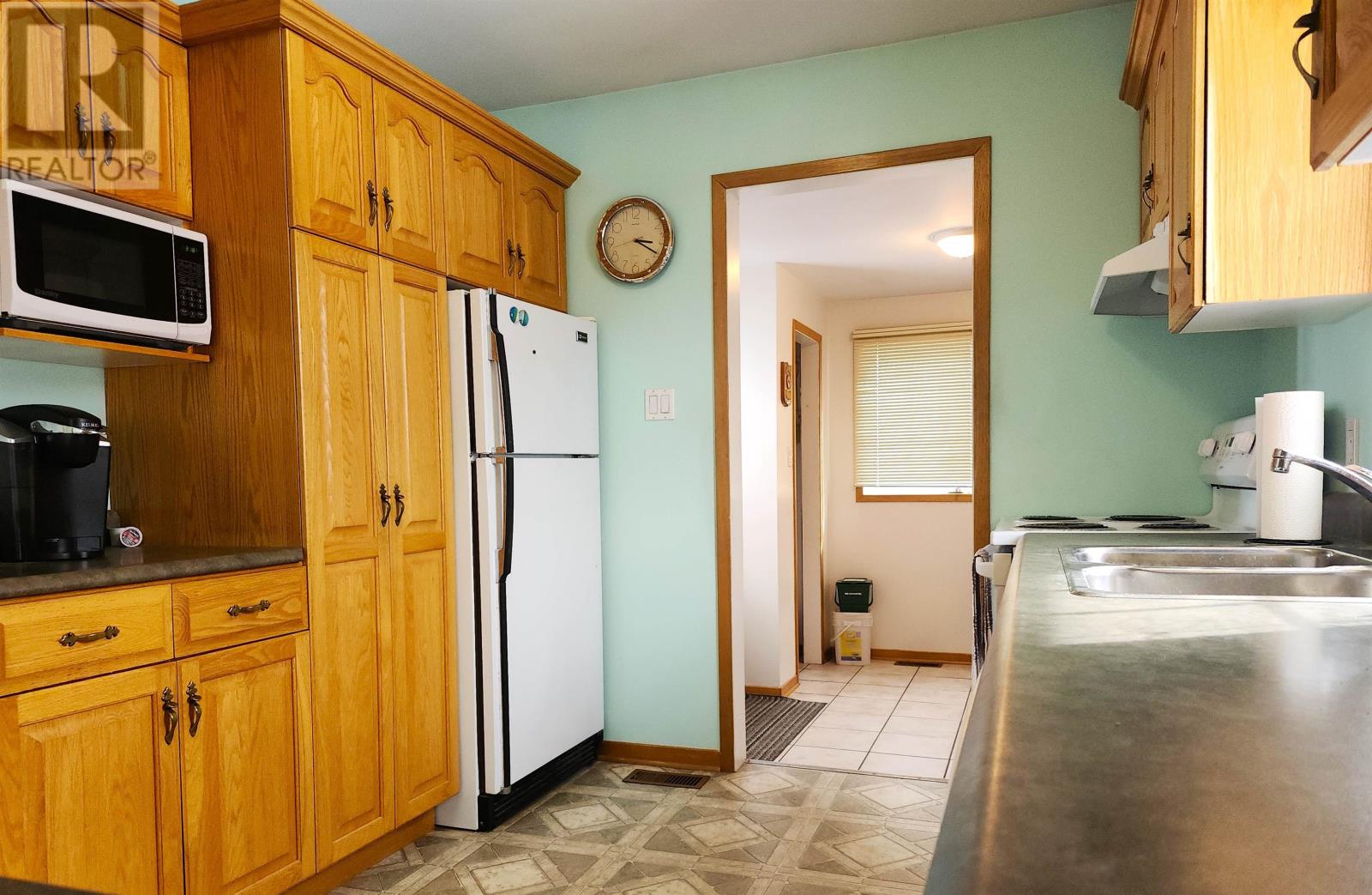 27 Russel Street, Montague, Prince Edward Island  C1A 1K8 - Photo 8 - 202605235