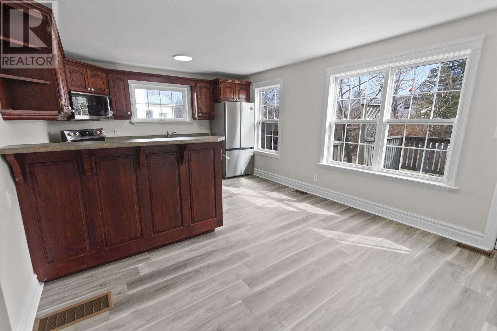 206 Belvedere Avenue, Charlottetown, Prince Edward Island  C1A 2Z3 - Photo 6 - 202605413