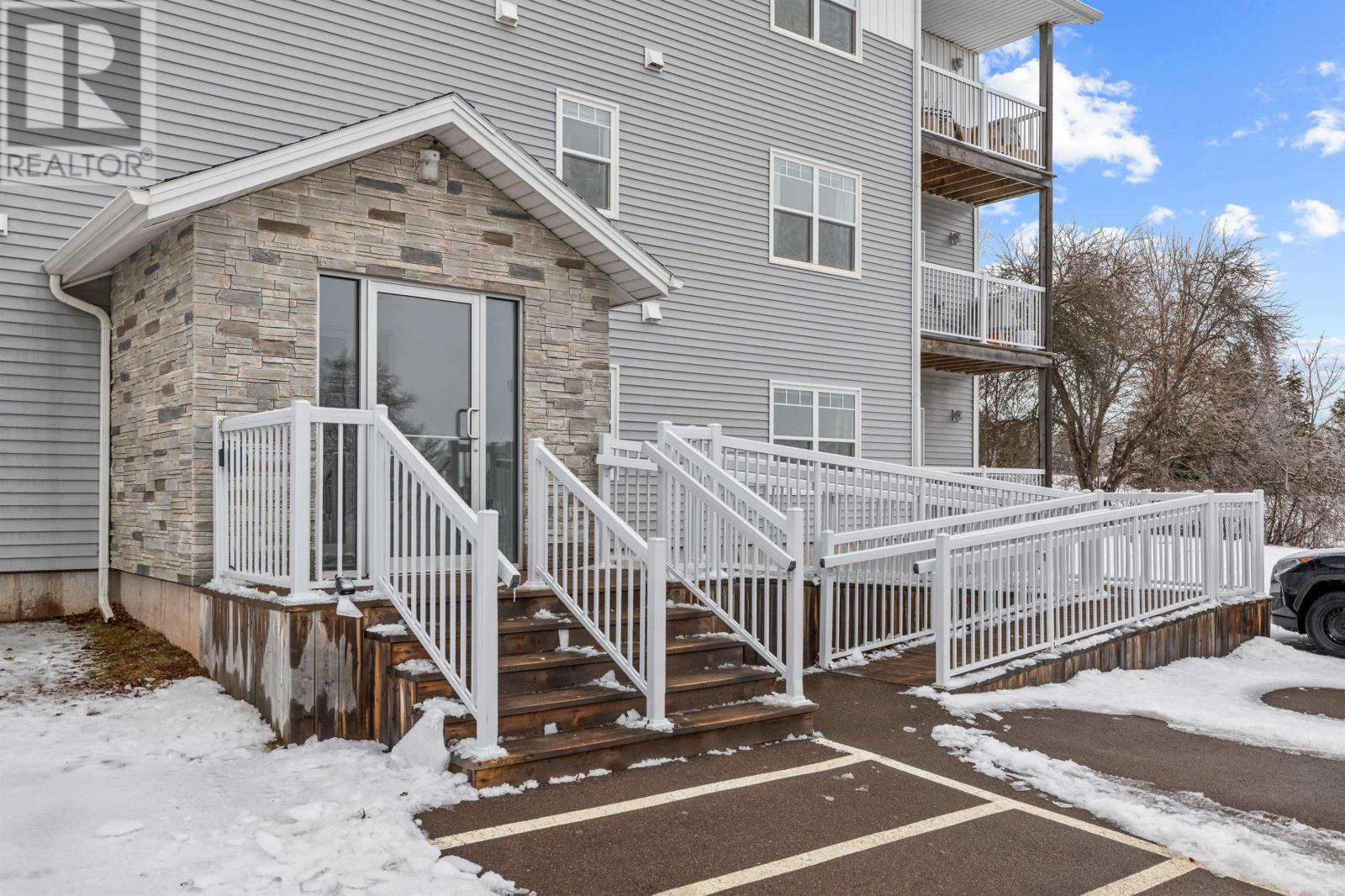 305 562 Malpeque Road, Winsloe South, Prince Edward Island  C1A 7Y8 - Photo 3 - 202606303