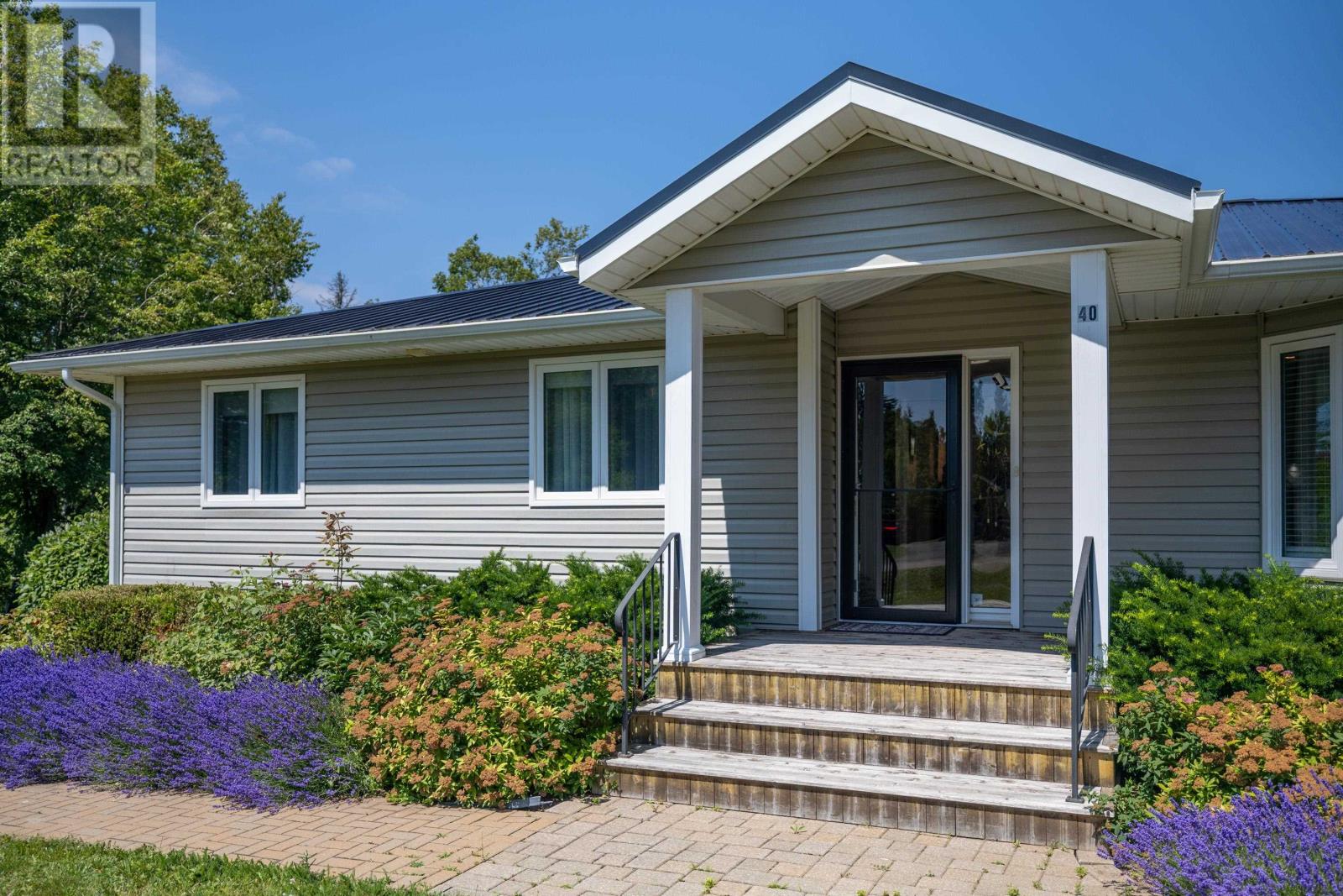 40 Langley Road, Stratford, Prince Edward Island  C1B 2K3 - Photo 4 - 202606948