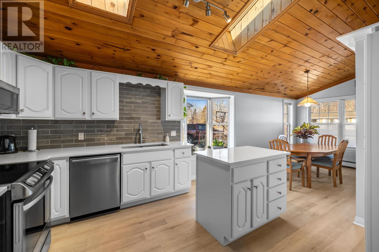 51 Macdougall Drive, Summerside, Prince Edward Island  C1N 5E4 - Photo 2 - 202607243