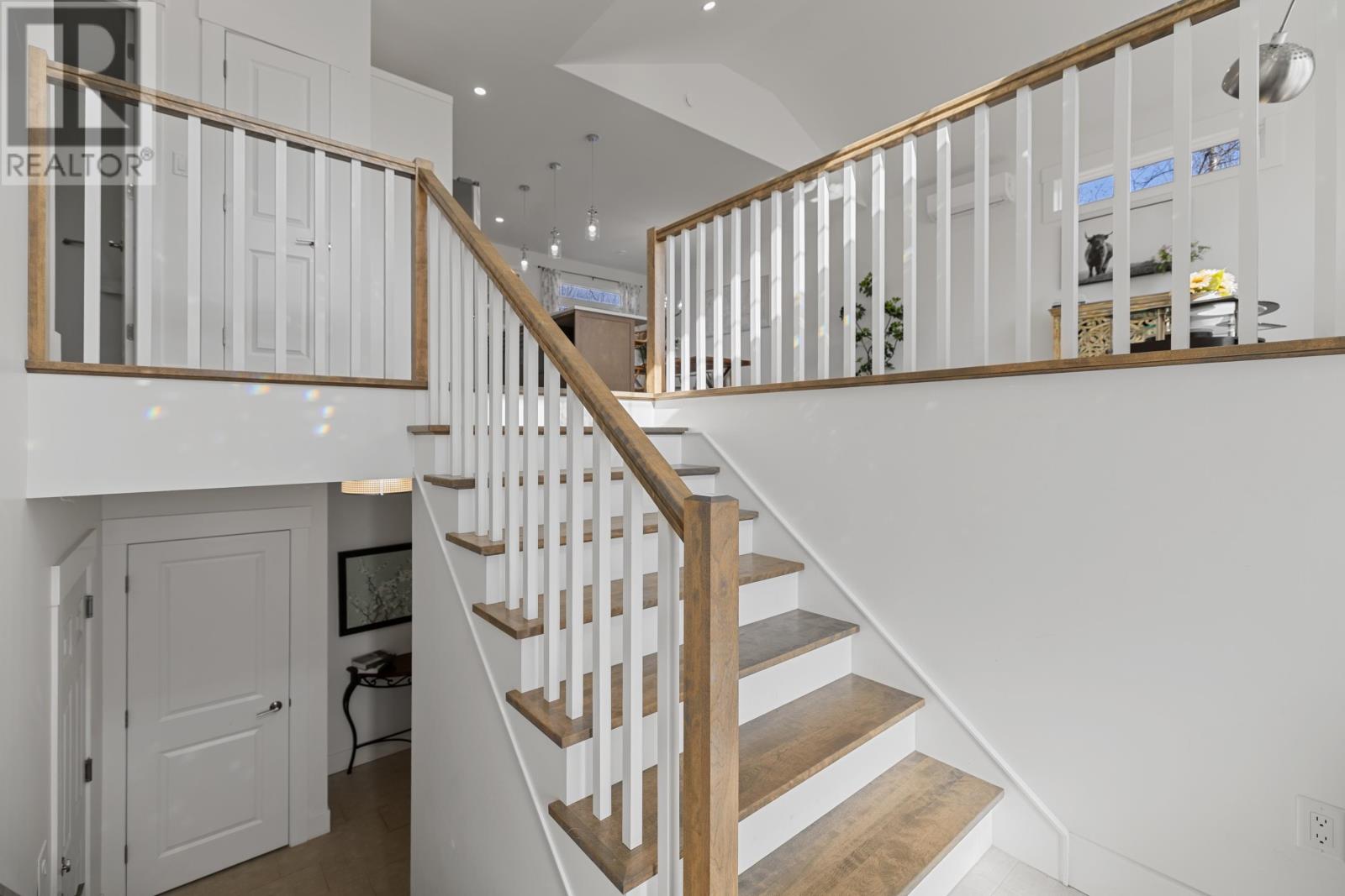 74 England Circle, West Royalty, Prince Edward Island  C1E 1W9 - Photo 5 - 202607565