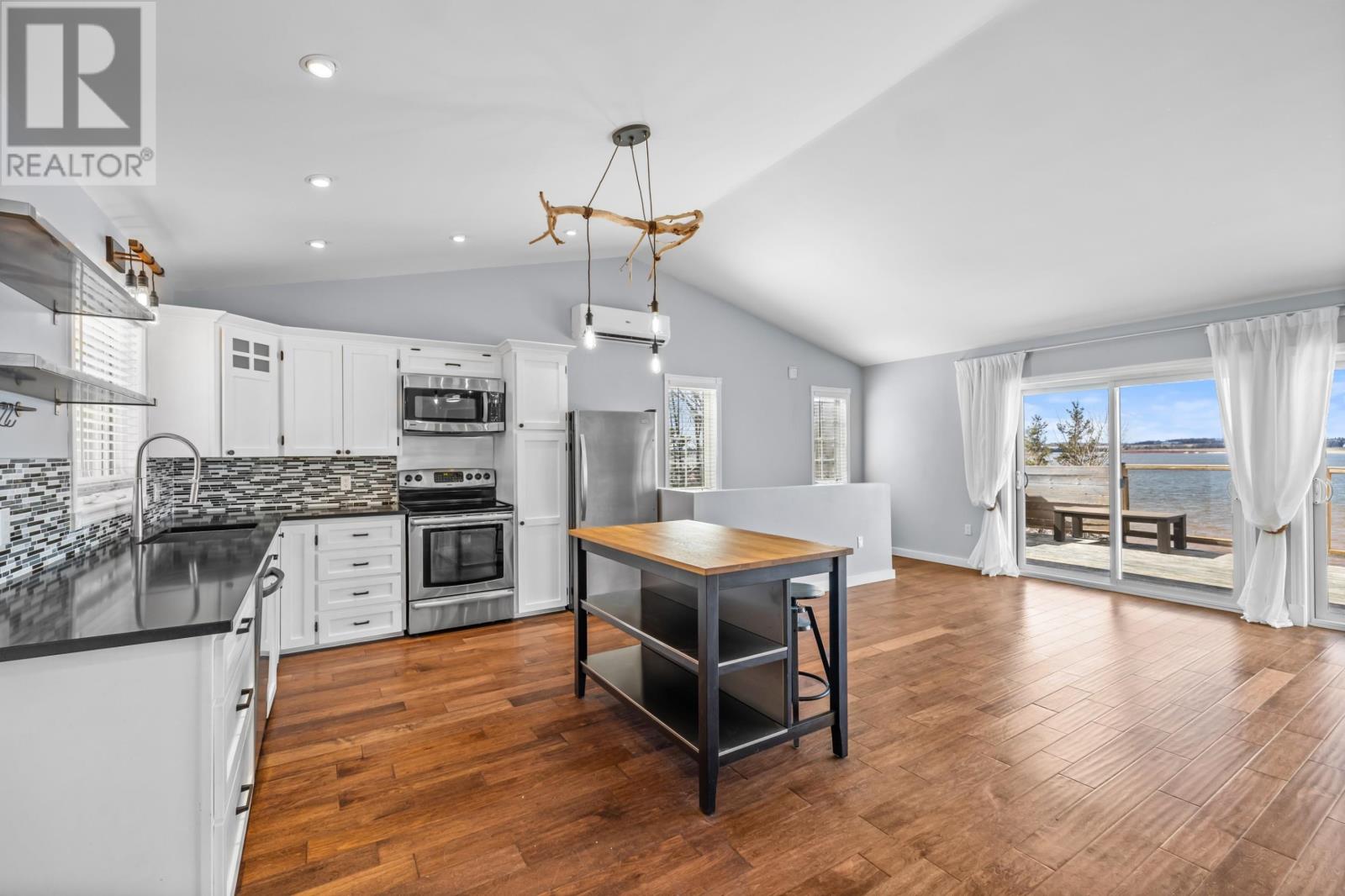 73 Riverbank Drive, Johnstons River, Prince Edward Island  C1B 3E7 - Photo 6 - 202607768