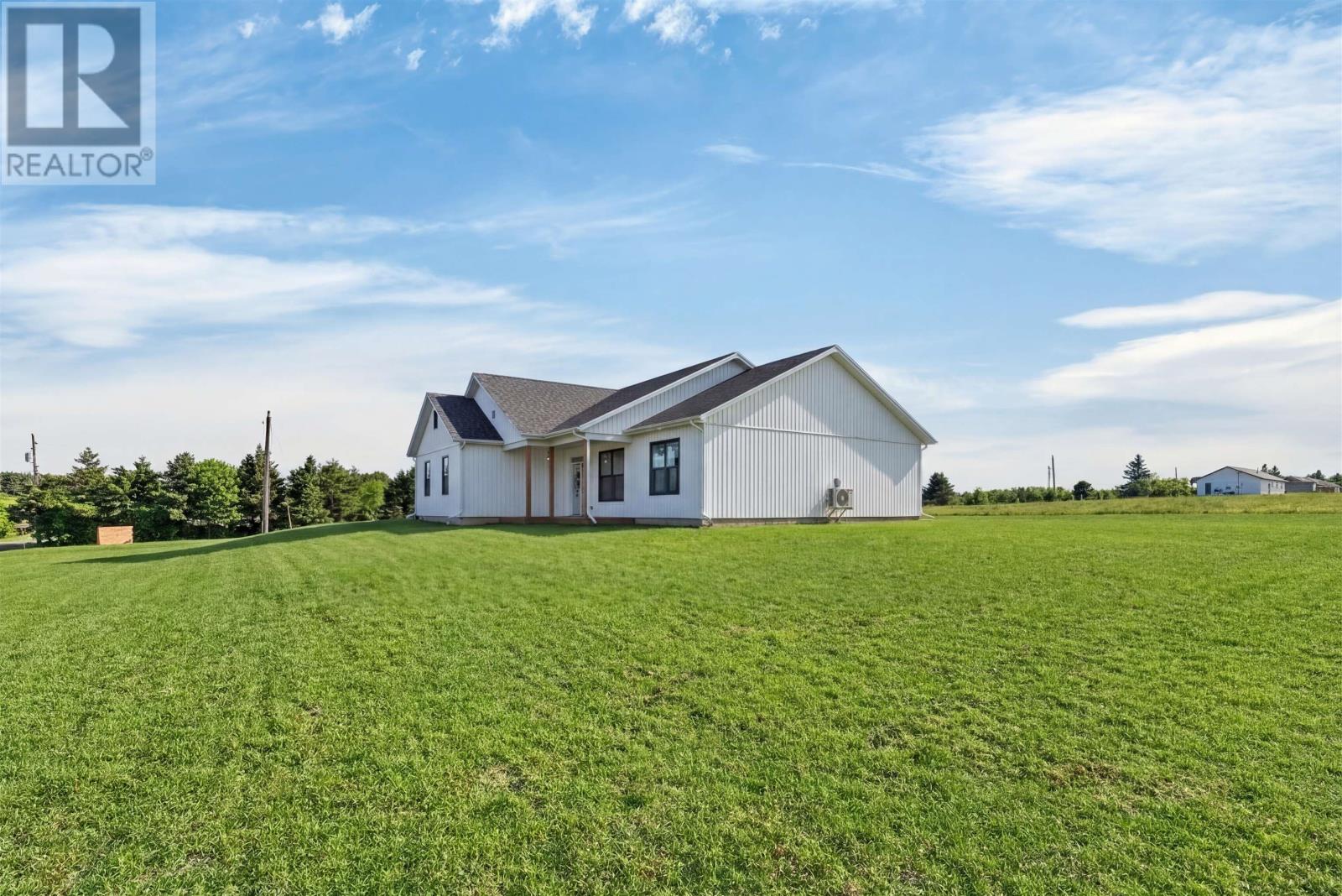 329 Macinnis Road, Winsloe North, Prince Edward Island  C1E 0R2 - Photo 4 - 202607823