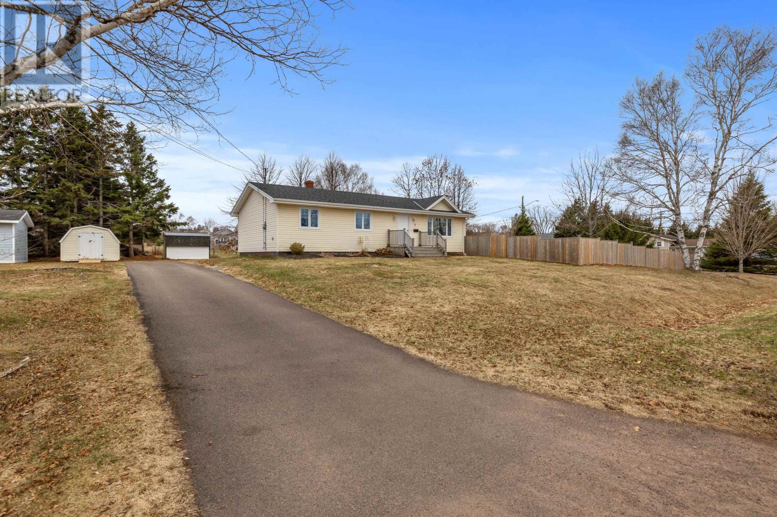 4 Woodlane Drive, Stratford, Prince Edward Island  C1B 1X9 - Photo 1 - 202608108