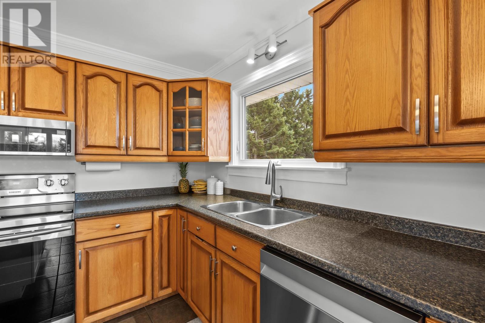 4 Woodlane Drive, Stratford, Prince Edward Island  C1B 1X9 - Photo 5 - 202608108