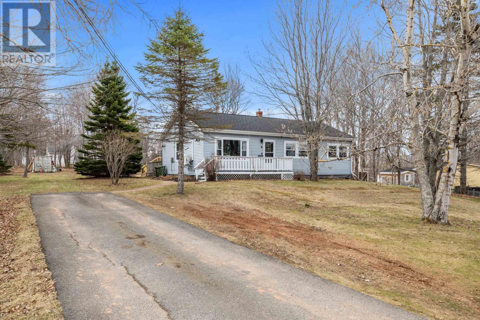 16 Oak Drive, Charlottetown, Prince Edward Island  C1A 6T5 - Photo 1 - 202609255