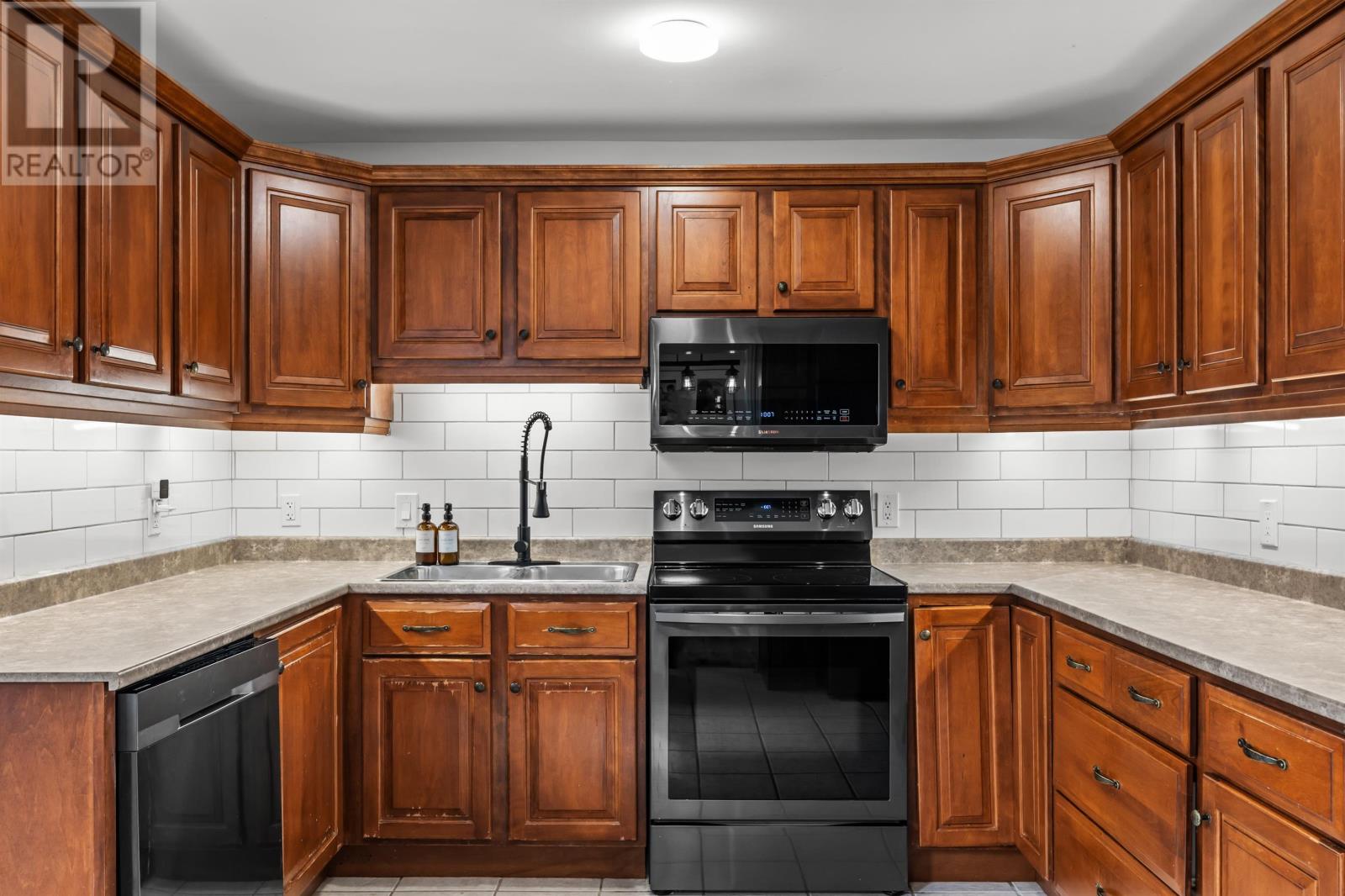 16 Oak Drive, Charlottetown, Prince Edward Island  C1A 6T5 - Photo 10 - 202609255