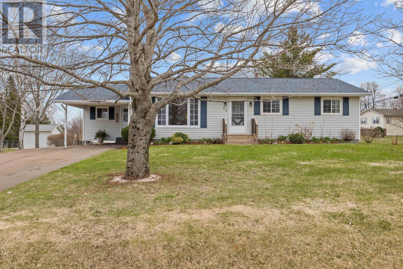 32 Eliot Drive, Cornwall, Prince Edward Island  C0A 1H0 - Photo 1 - 202609336