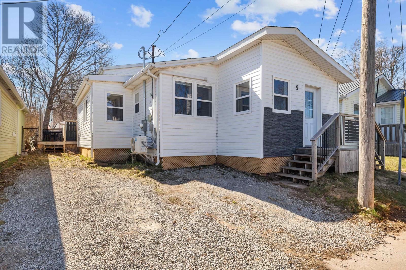 9 Desbrisay Crescent, Charlottetown, Prince Edward Island  C1A 4H1 - Photo 1 - 202609407