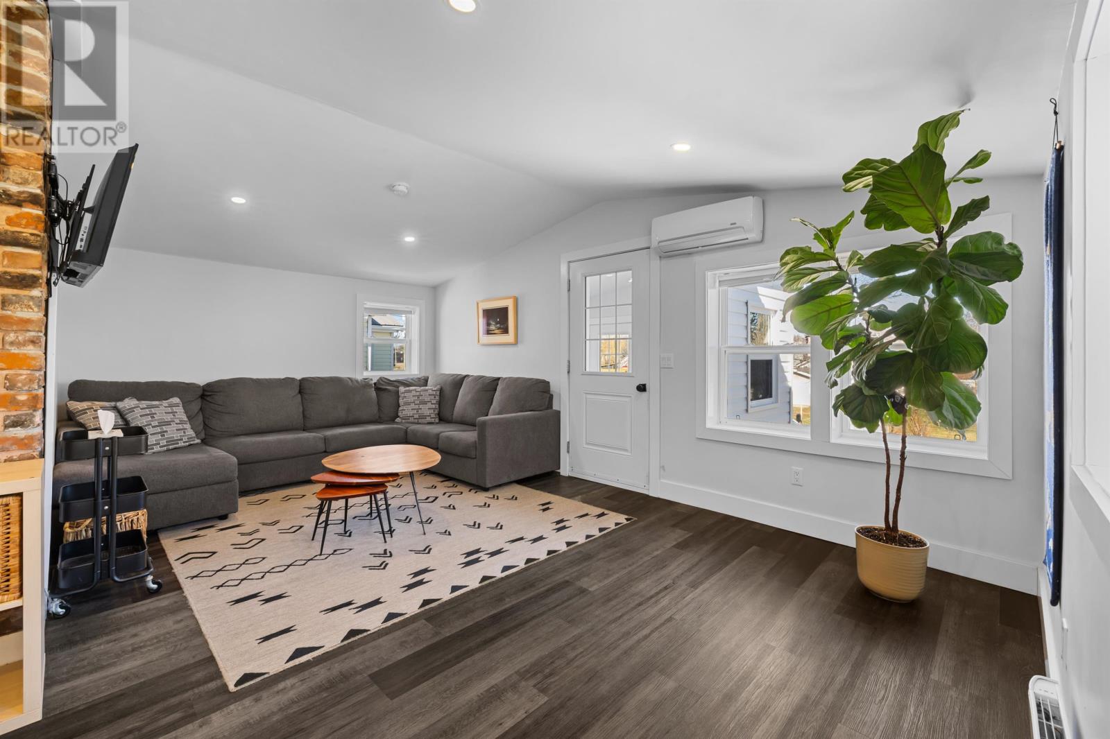 9 Desbrisay Crescent, Charlottetown, Prince Edward Island  C1A 4H1 - Photo 4 - 202609407
