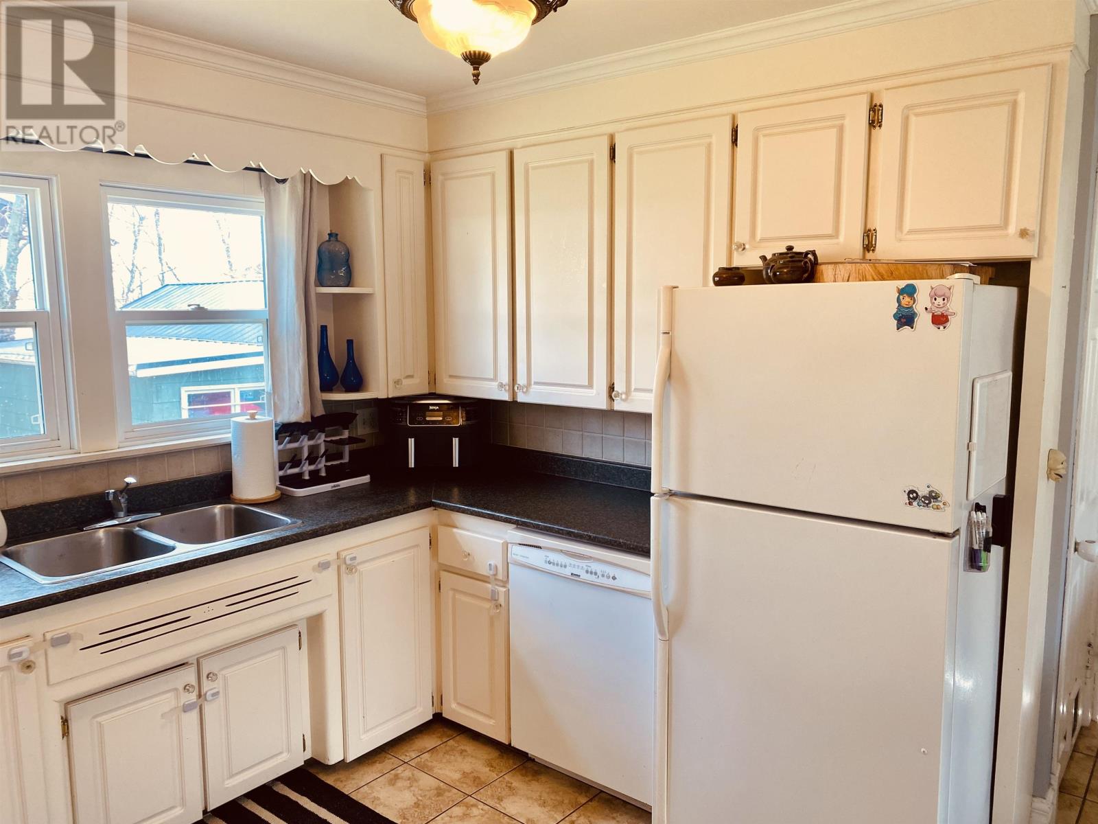 6 Gordon Drive, Charlottetown, Prince Edward Island  C1A 6B7 - Photo 10 - 202609613