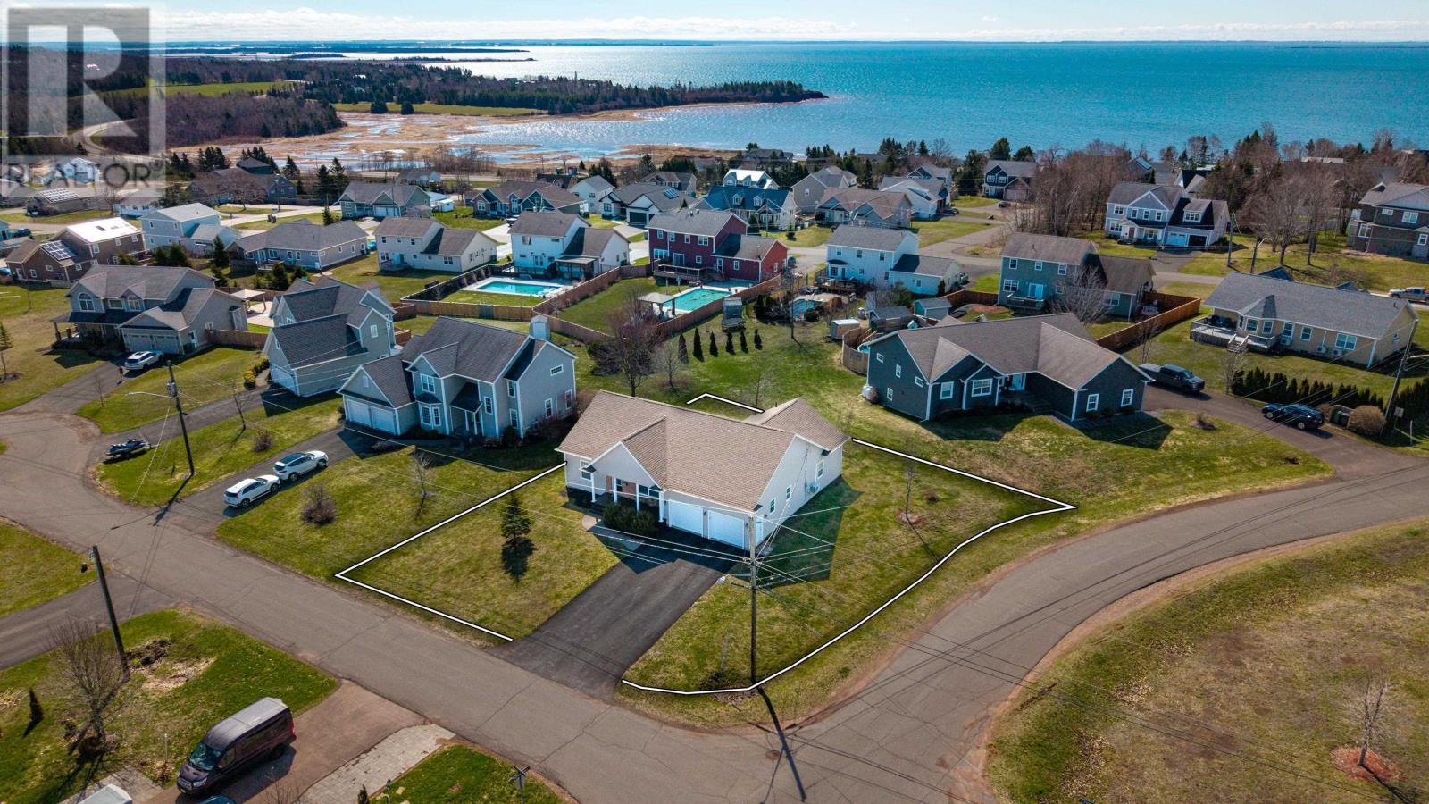 2 Somerset Place, Stratford, Prince Edward Island  C1B 0A9 - Photo 1 - 202609672