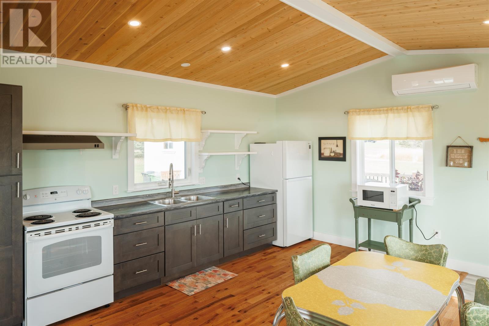 9 Clearview Lane, Red Point, Prince Edward Island  C0A 2B0 - Photo 6 - 202609856