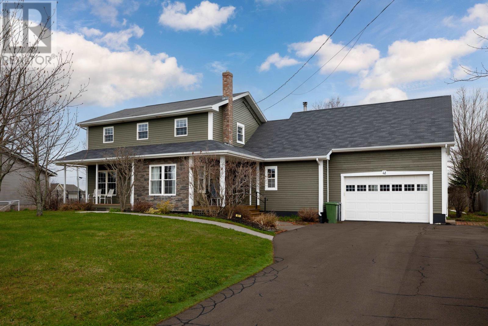 41 Governors Lane, Stratford, Prince Edward Island  C1B 1M2 - Photo 1 - 202610404